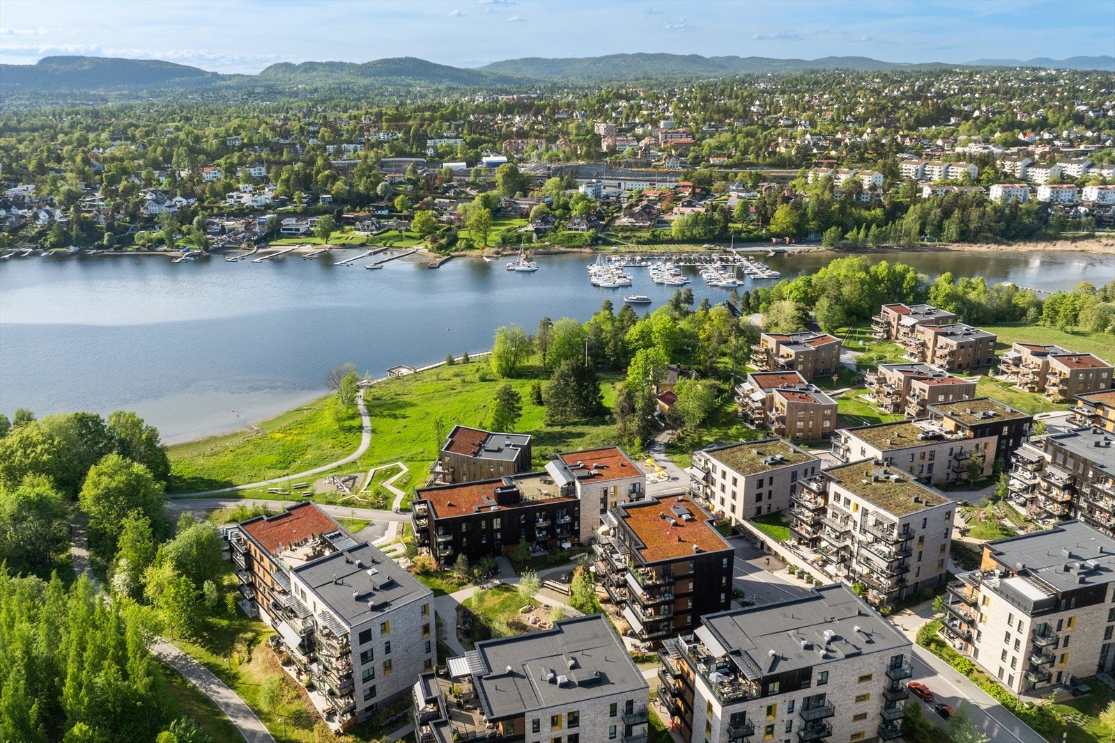 Nærområdet med fantastiske turstier og bademuligheter Galleribilde