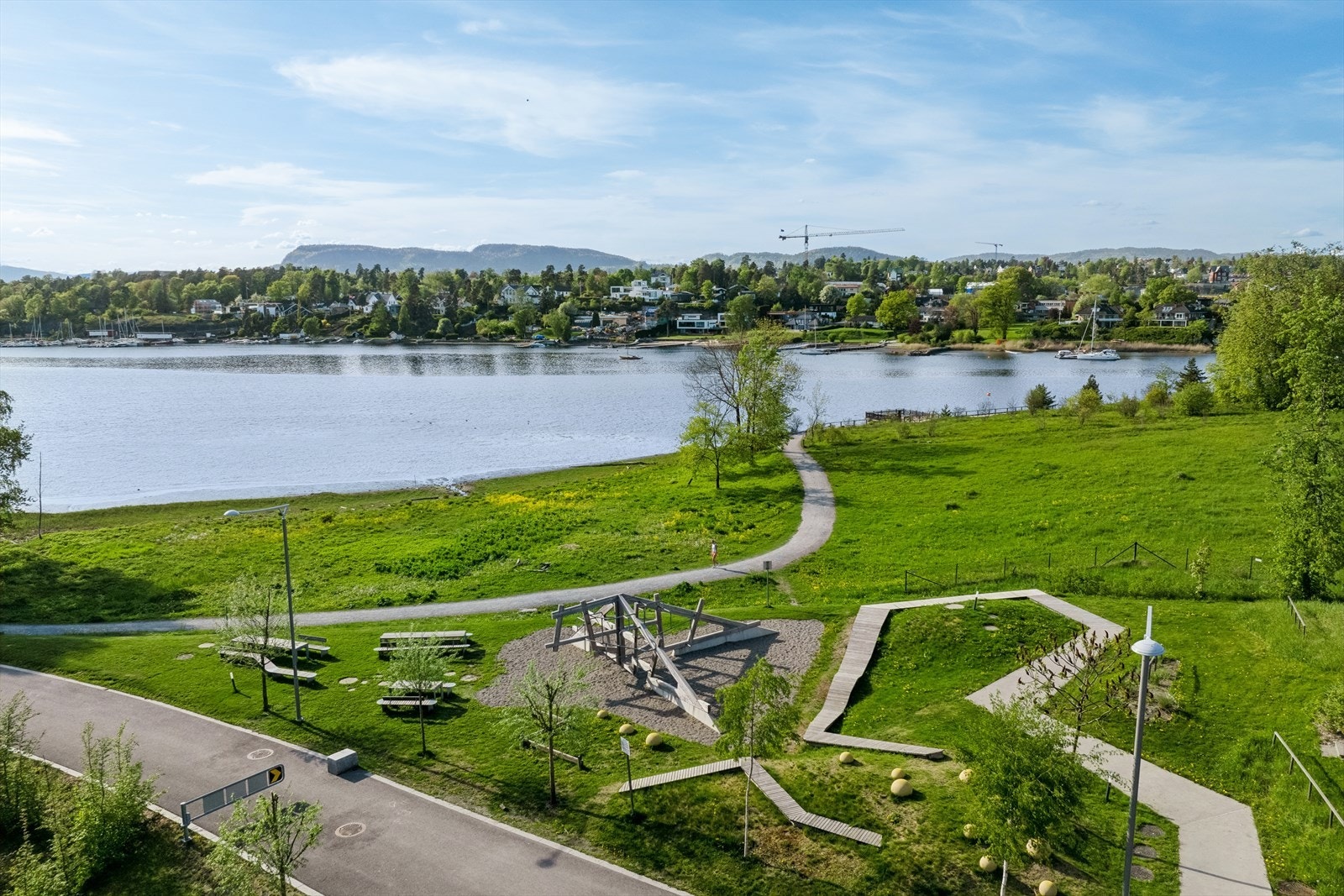 Nydelig kyststi, lekeplass og flotte bademuligheter i Holtekilen Galleribilde
