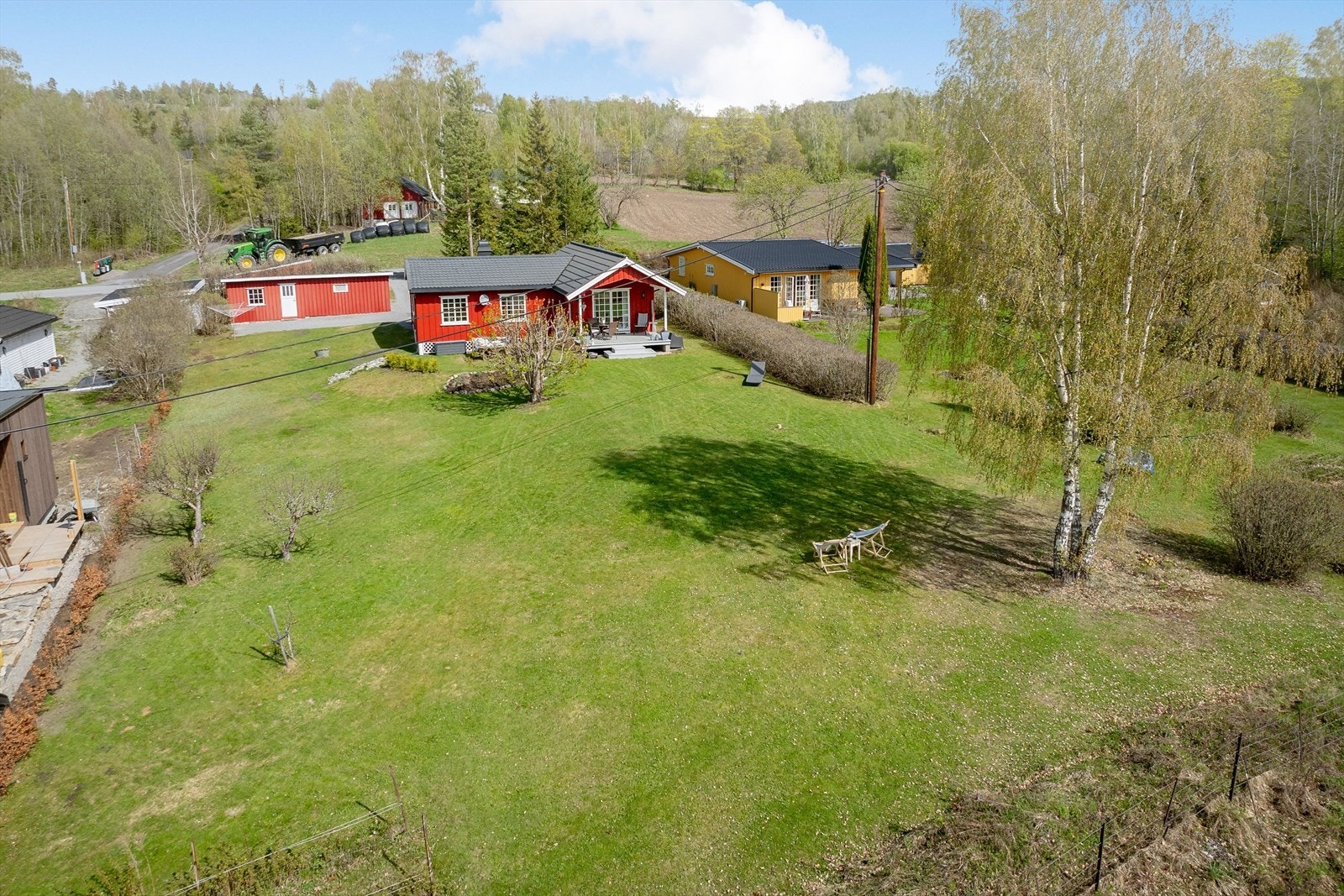 Hvem drømmer ikke om å tilbringe solskinnsdagene i denne hagen? Galleribilde