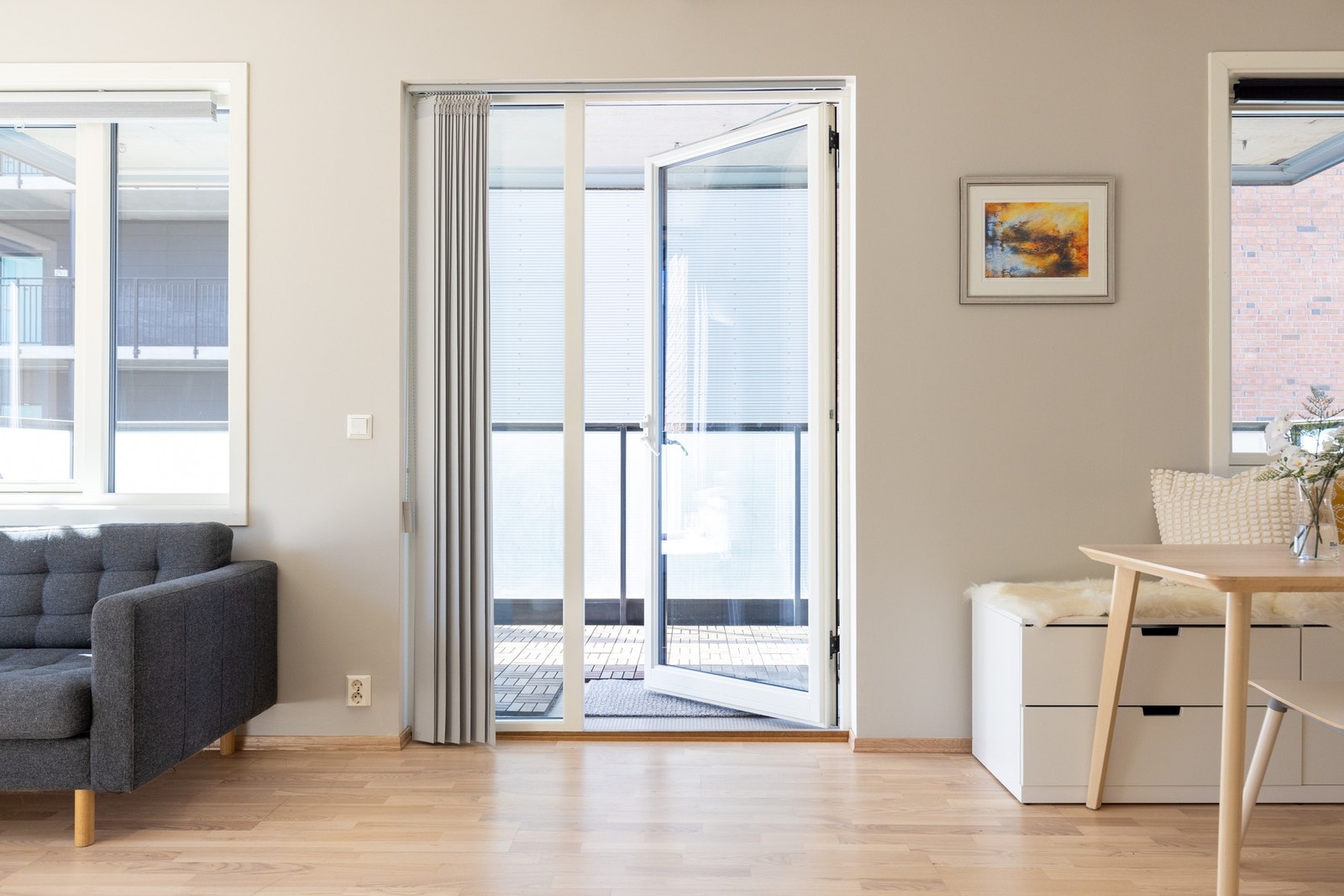 I stuen er det god plass til sofagruppe med tilhørende møblement. Galleribilde