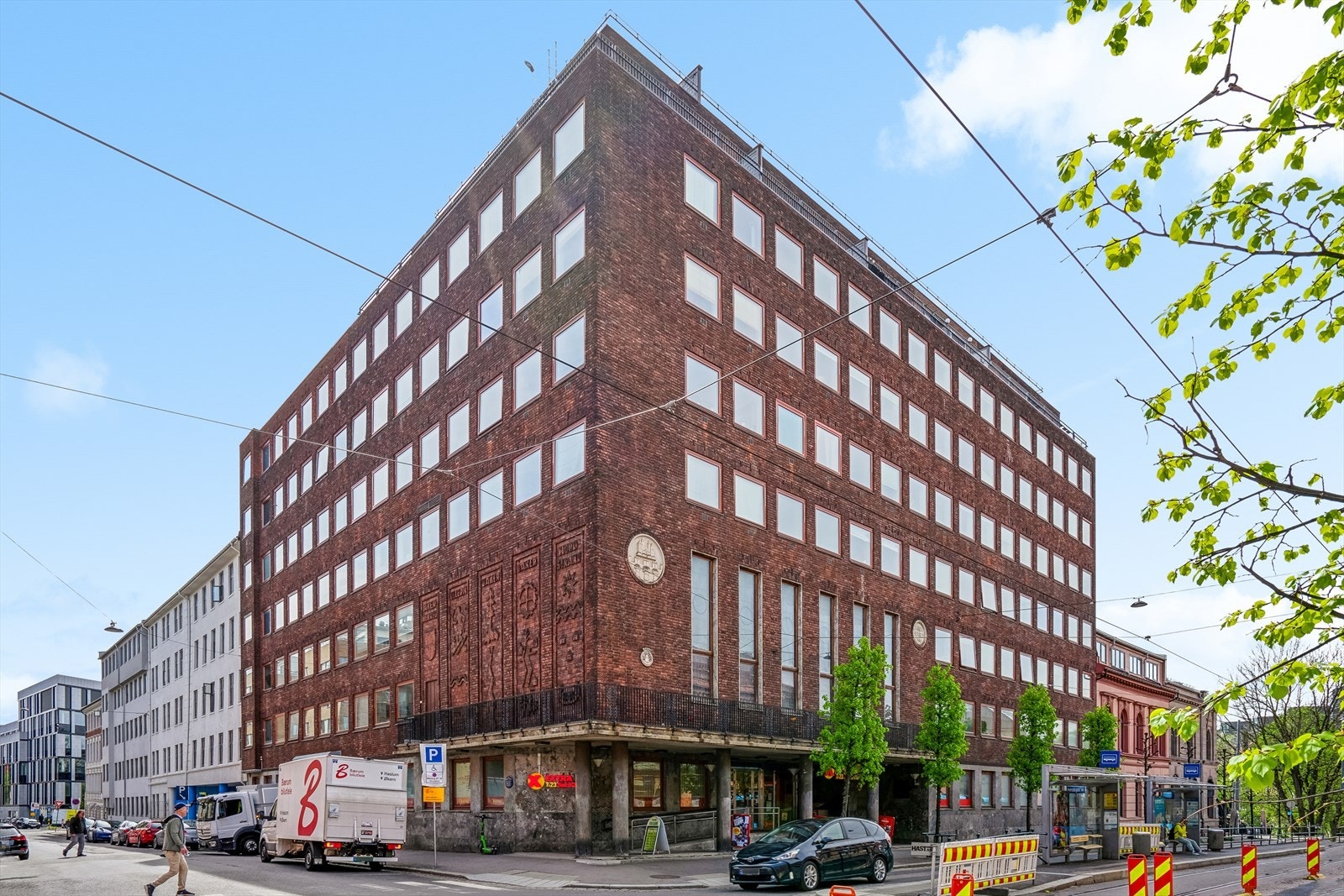 Trondheimsveien 5 ble rehabilitert og ombygget til leiligheter i 2005 - Her bor du med umiddelbar nærhet til det pulserende livet på Grünerløkka! Galleribilde