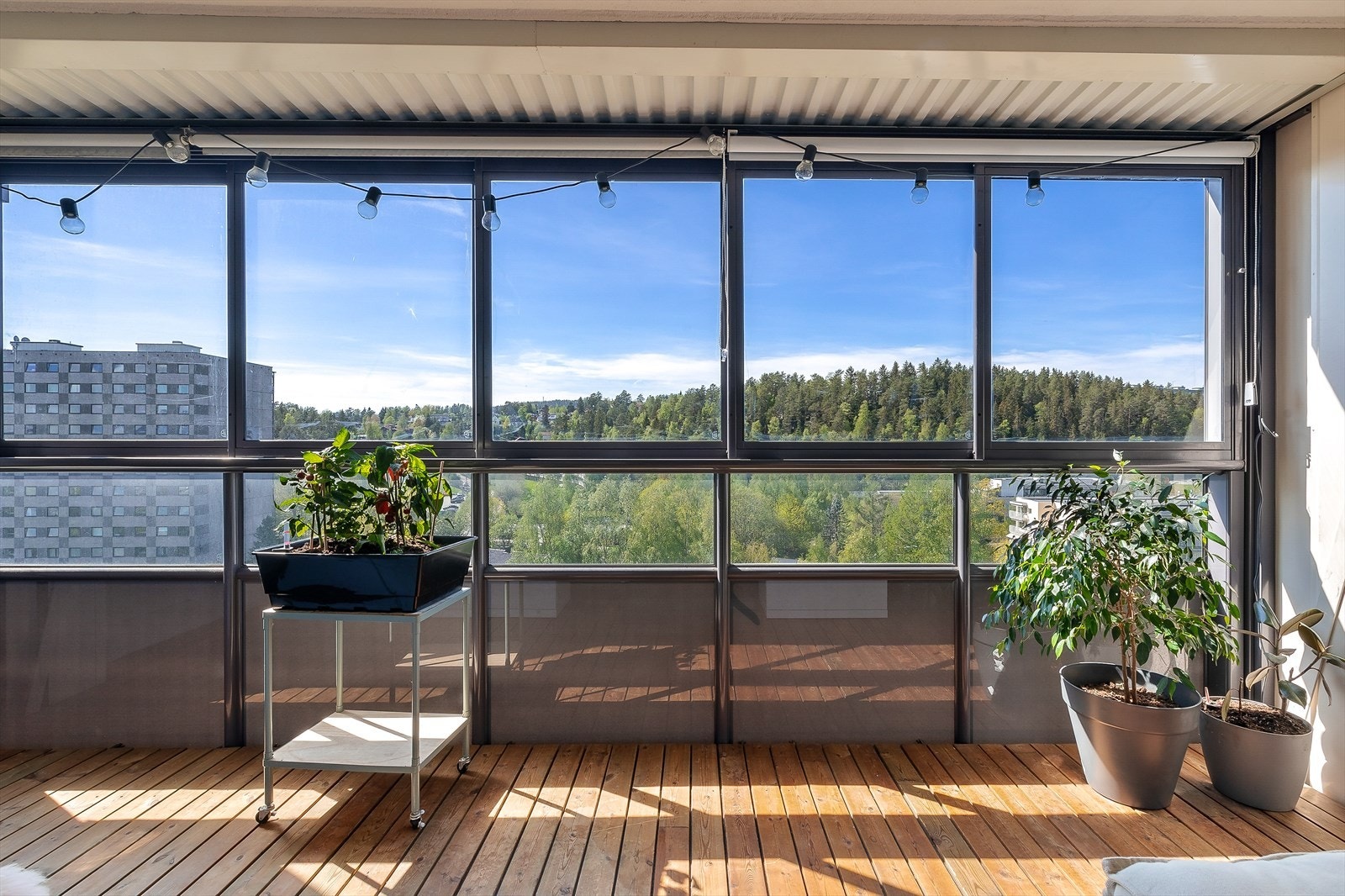 Fra balkongen kan du nyte en flott og langstrakt utsikt. Galleribilde