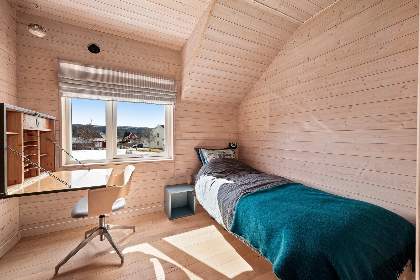 Soverom 3 i 2.etg. Sørvendt. Galleribilde