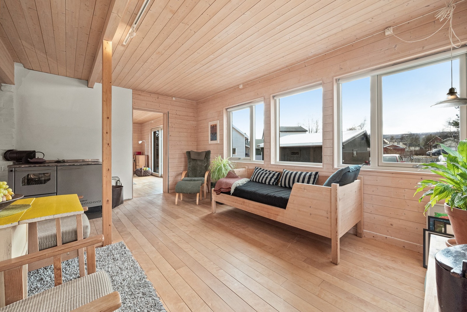 Dagligstue med vedkomfyr(med vannkappe). Galleribilde