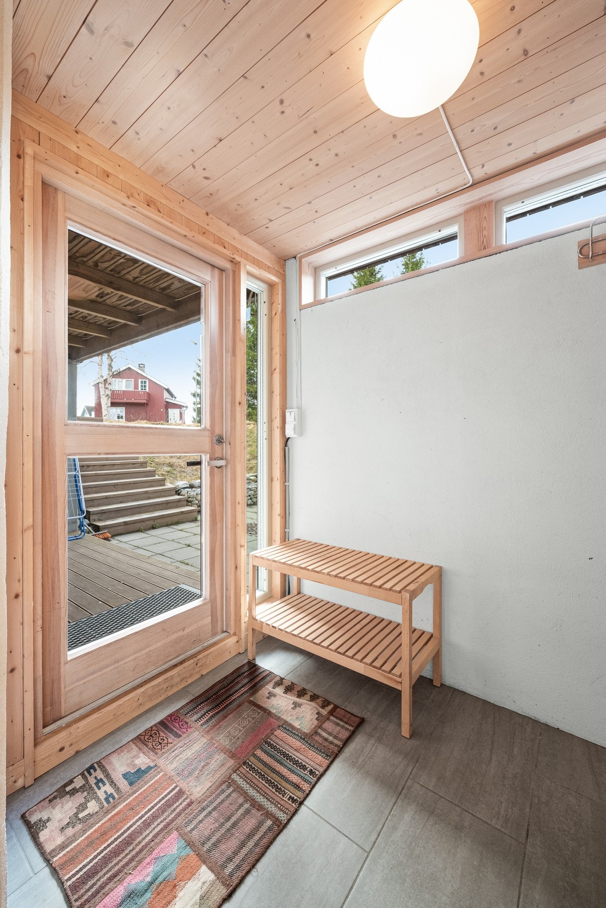 Hovedinngang sokkel. Galleribilde