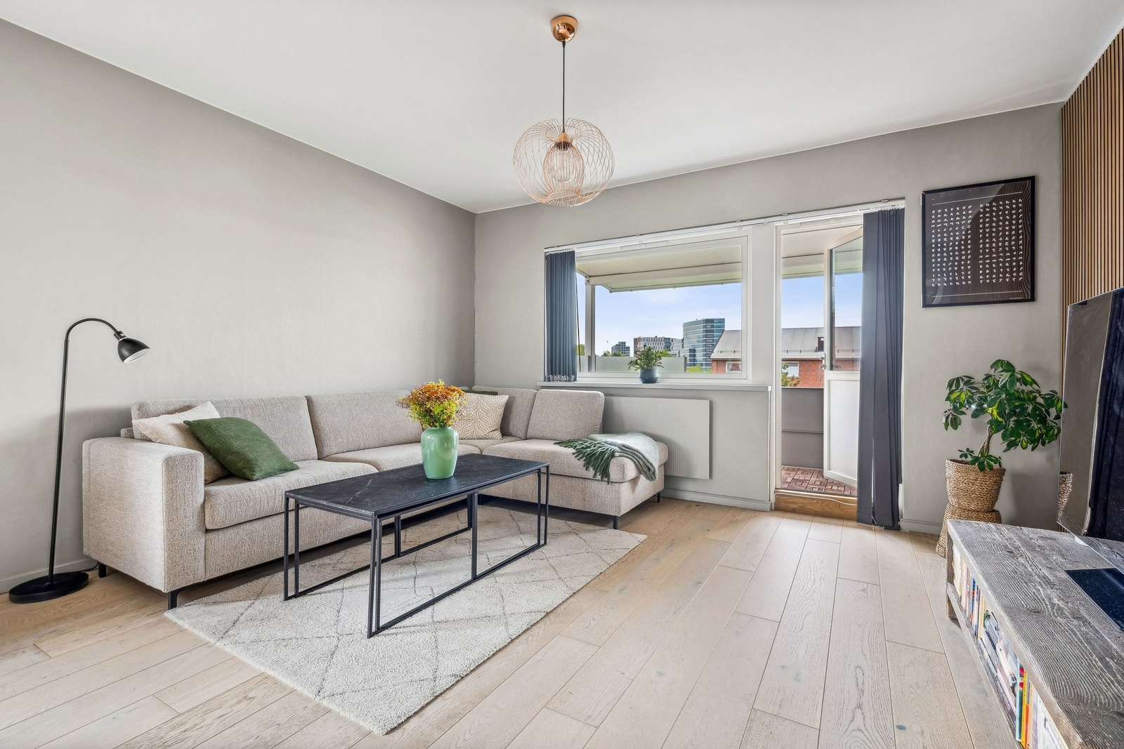 Velkommen til Karl Staaffs vei 24. En lekker 3-roms endeleilighet med solrik balkong. Galleribilde