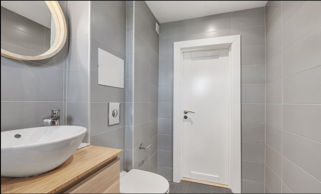 I 2017 ble badet fornyet med flis i regi av eier. Galleribilde