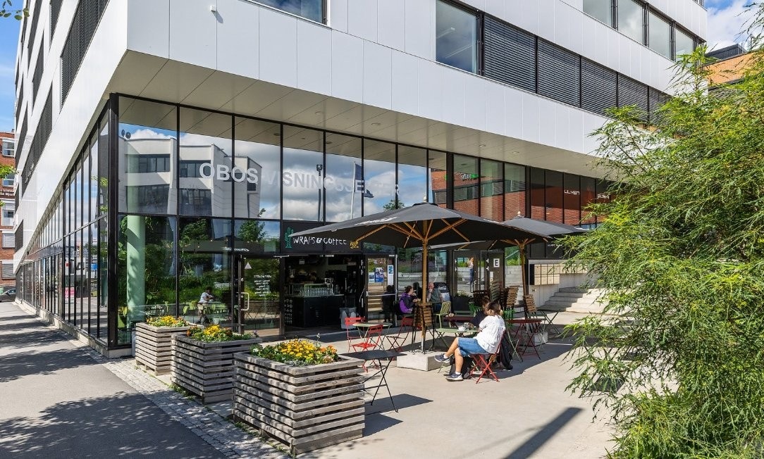 Ulven har et rikt utvalg av fasiliteter og servicetilbud. Galleribilde