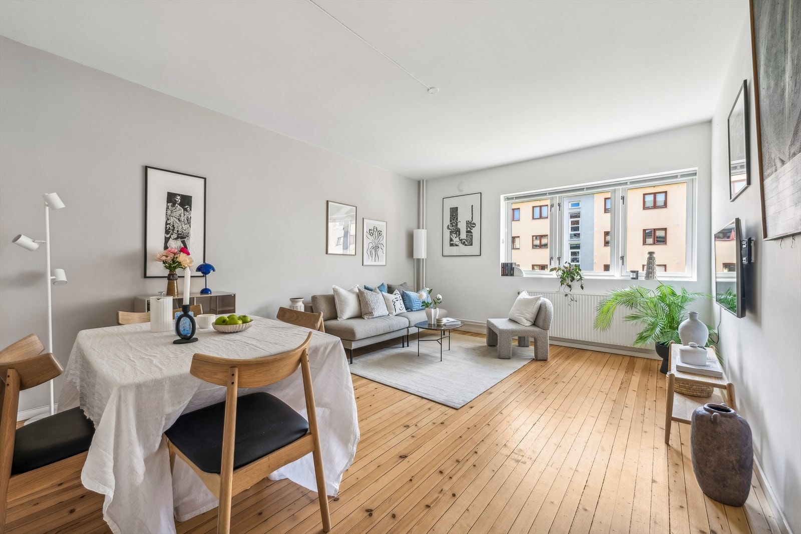 Vidar Krogsæter v/DNB Eiendom ønsker velkommen til en romslig og sjarmerende 2-roms i Anna Sethnes gate 2C! Galleribilde