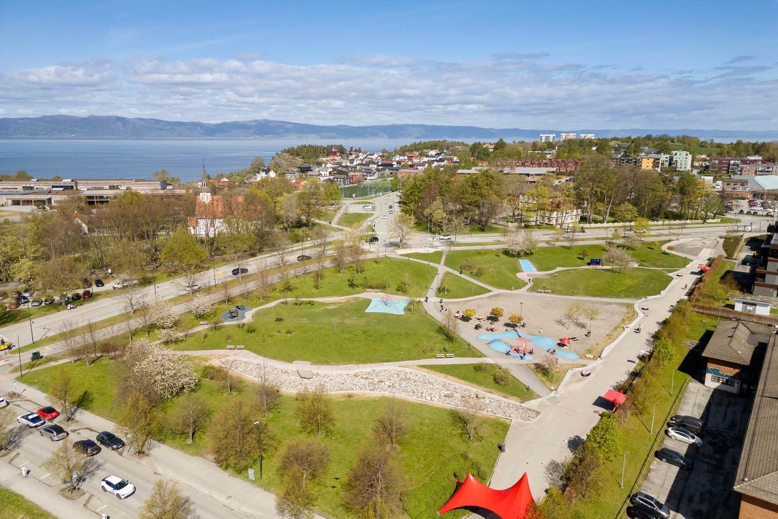 Fra leiligheten har du kort vei til Ladeparken Galleribilde