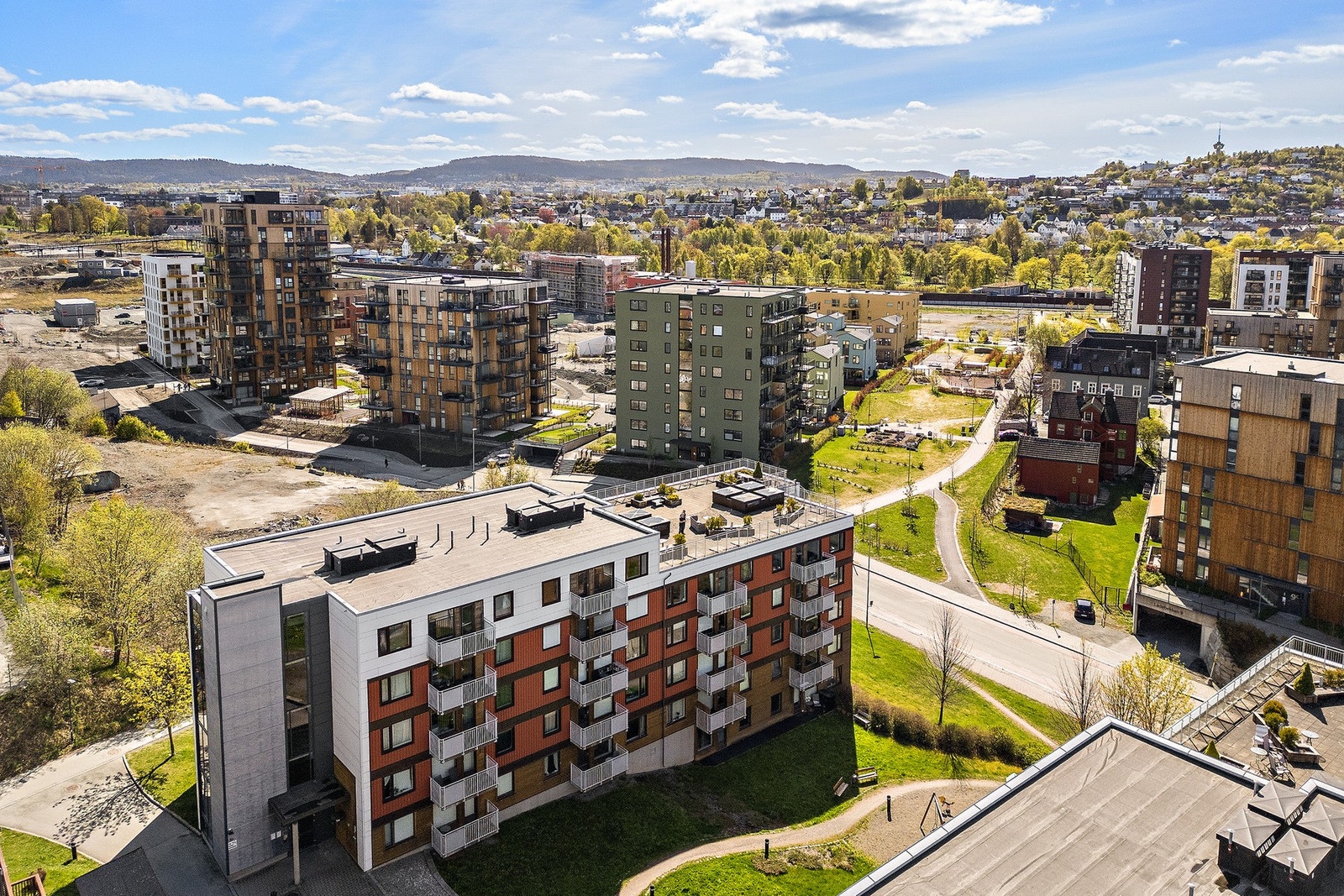 Svært sentral beliggenhet på Lade med det aller meste i umiddelbar nærhet Galleribilde