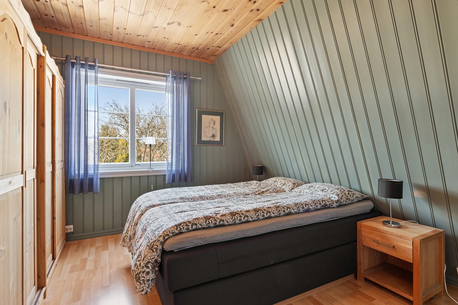 2. etasjen har 3 soverom, dette er soverom nr. 2 Galleribilde