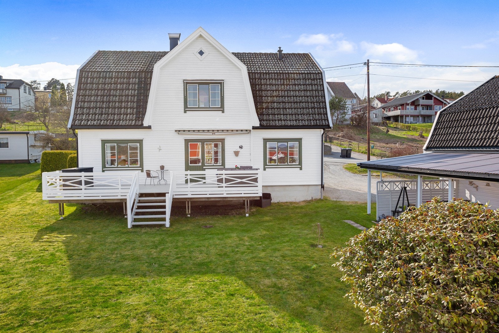 Klassisk enebolig med flott beliggenhet i nærheten av Femsjøen. Galleribilde