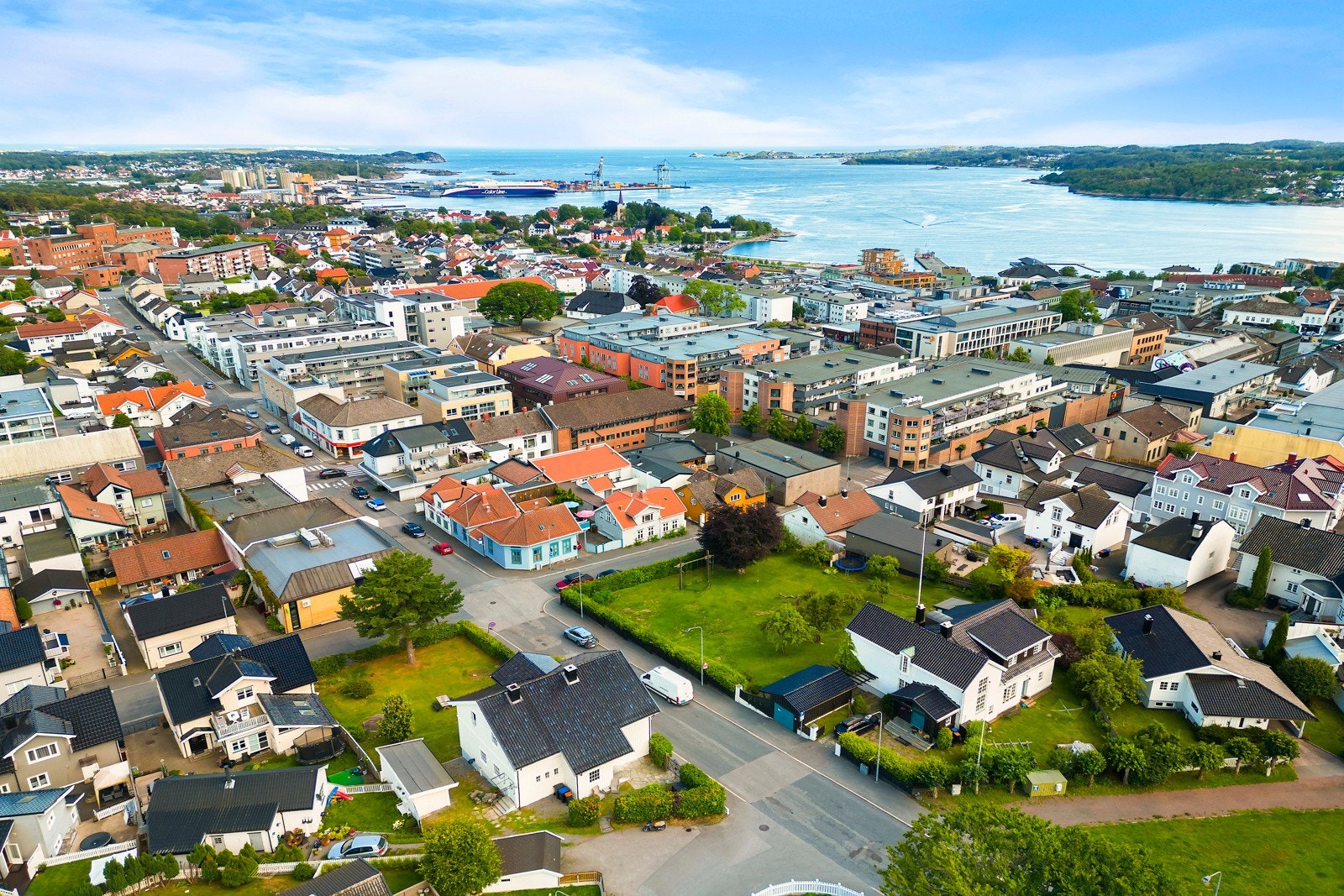 Det er ca. 5 min gange til sentrum og umiddelbar nærhet til idylliske Bøkeskogen. Galleribilde