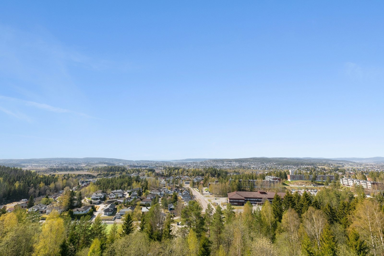 Leiligheten ligger i såkalte "Gullblokka", hvilket innebærer områdets mest langstrakte og solfylte beliggenhet. Galleribilde