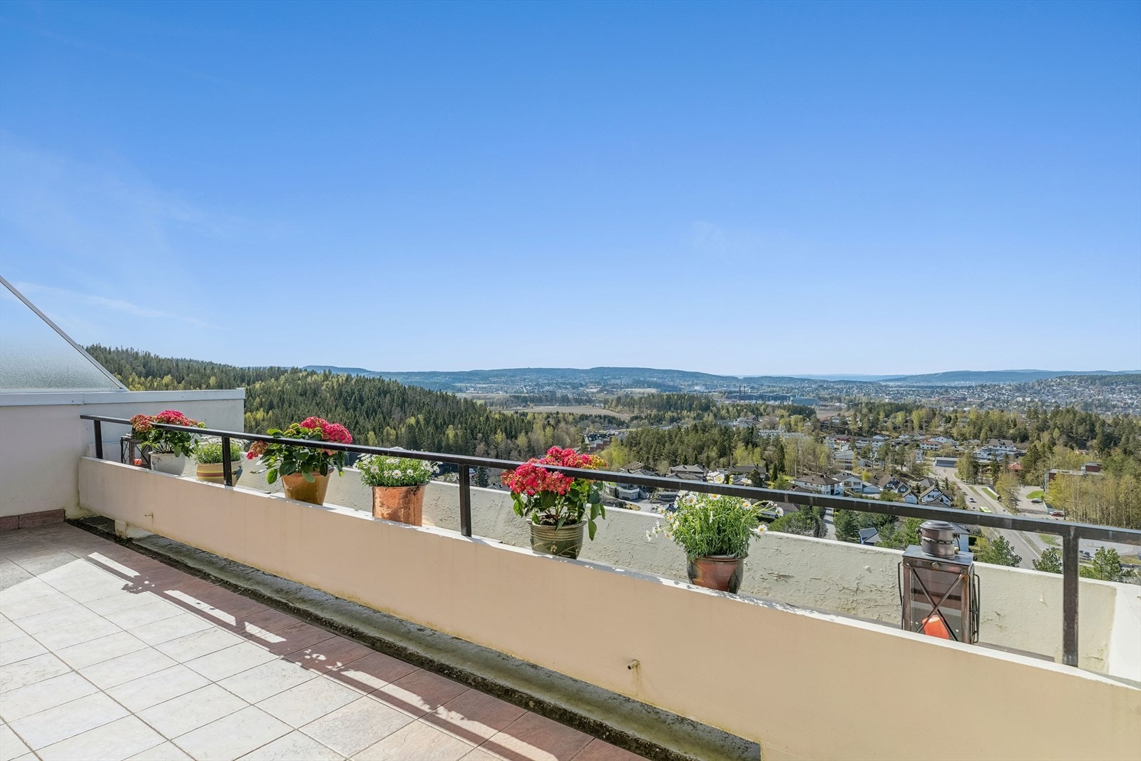 Fantastisk og langstrakt utsikt fra boligen. Galleribilde