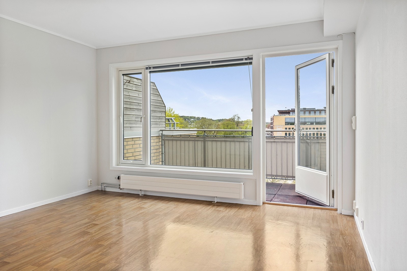 Stue med utgang til balkong Galleribilde