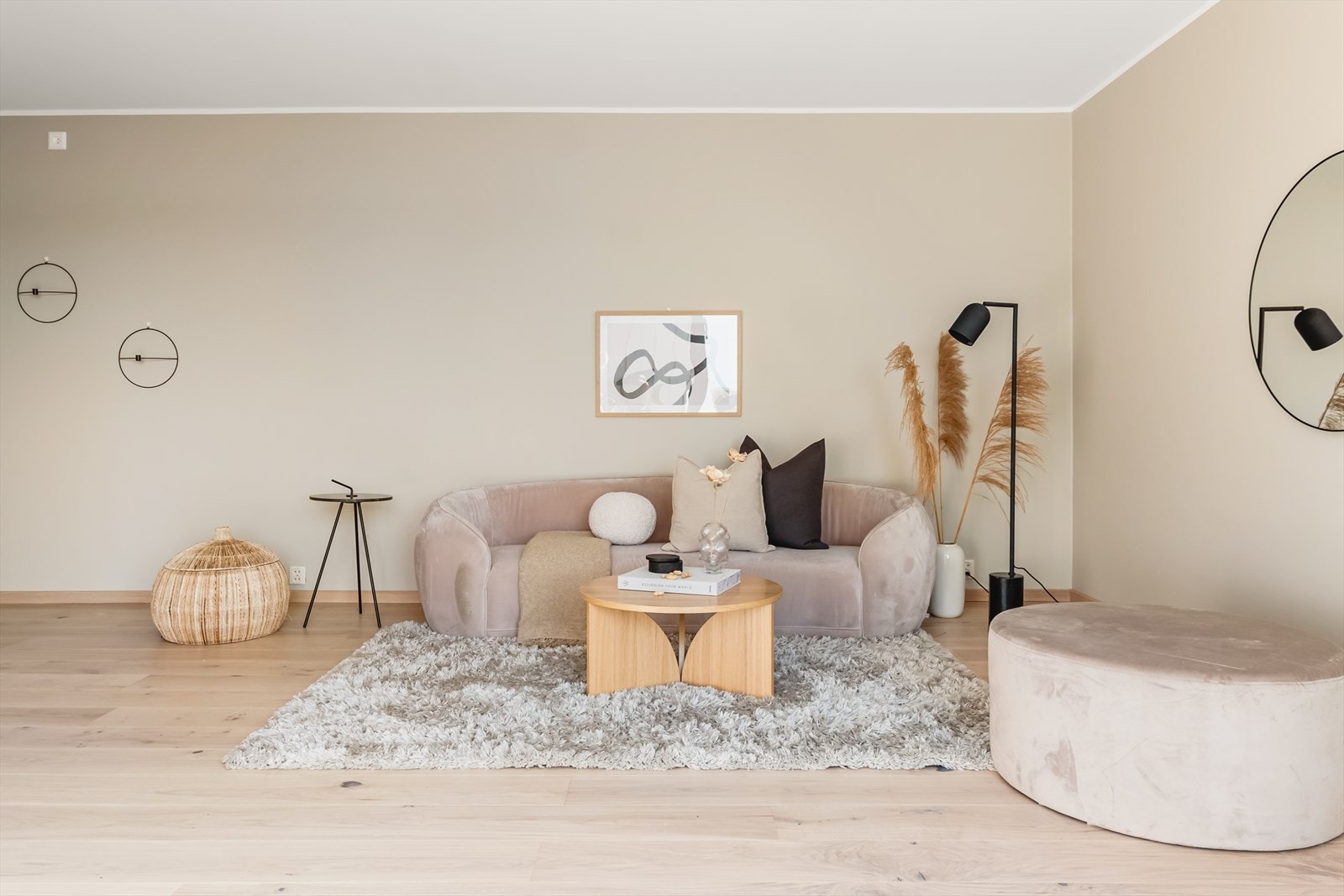 I stuen kan det møbleres med sofagruppe av ønsket størrelse og utforming - her er det bare fantasien som setter grenser. Galleribilde