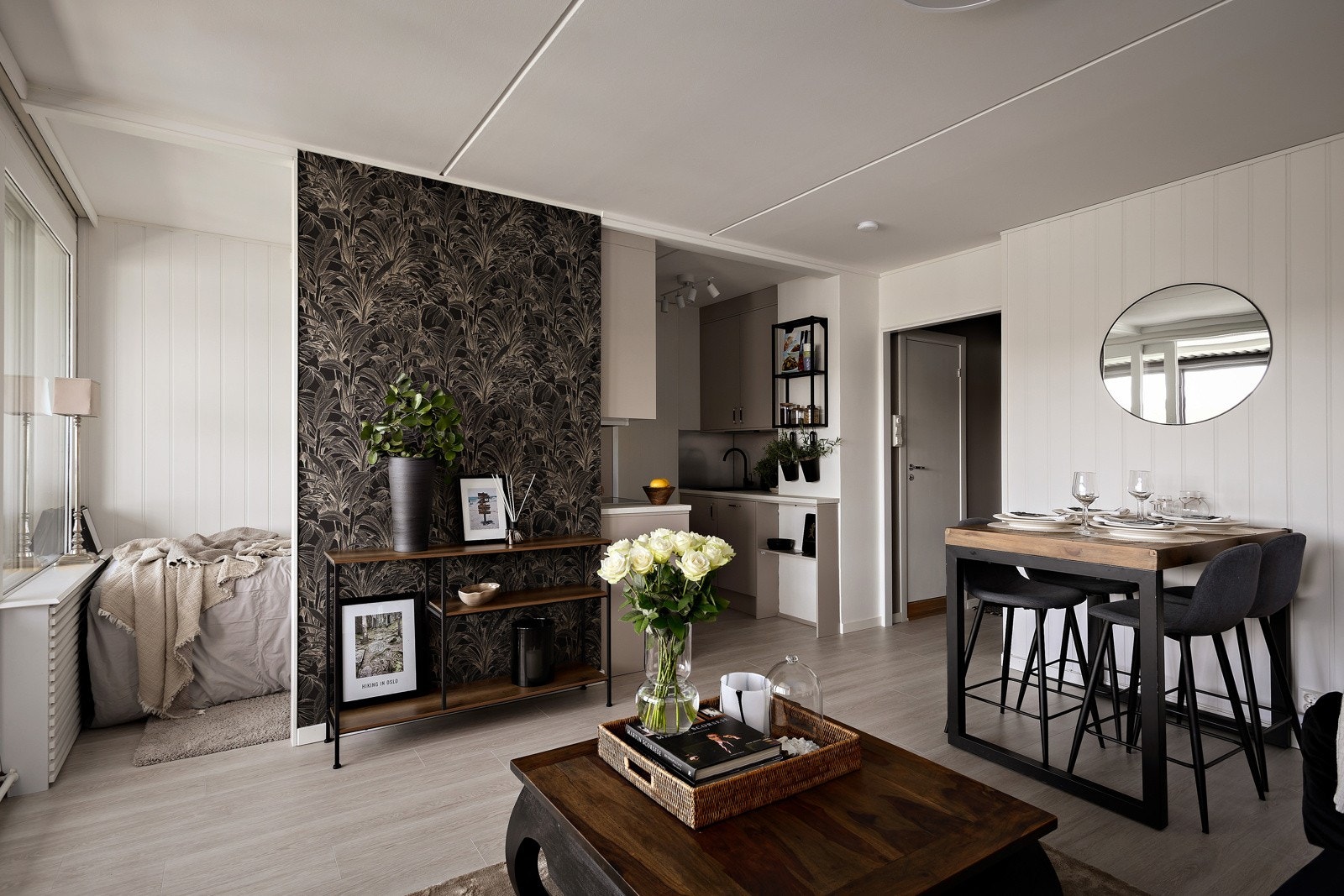 Stuen er det perfekte stedet for avslapning og sosiale stunder. Her får man inkludert varmtvann, fyring, kabel-TV internett og fellesvaskeri i felleskostnadene. Galleribilde