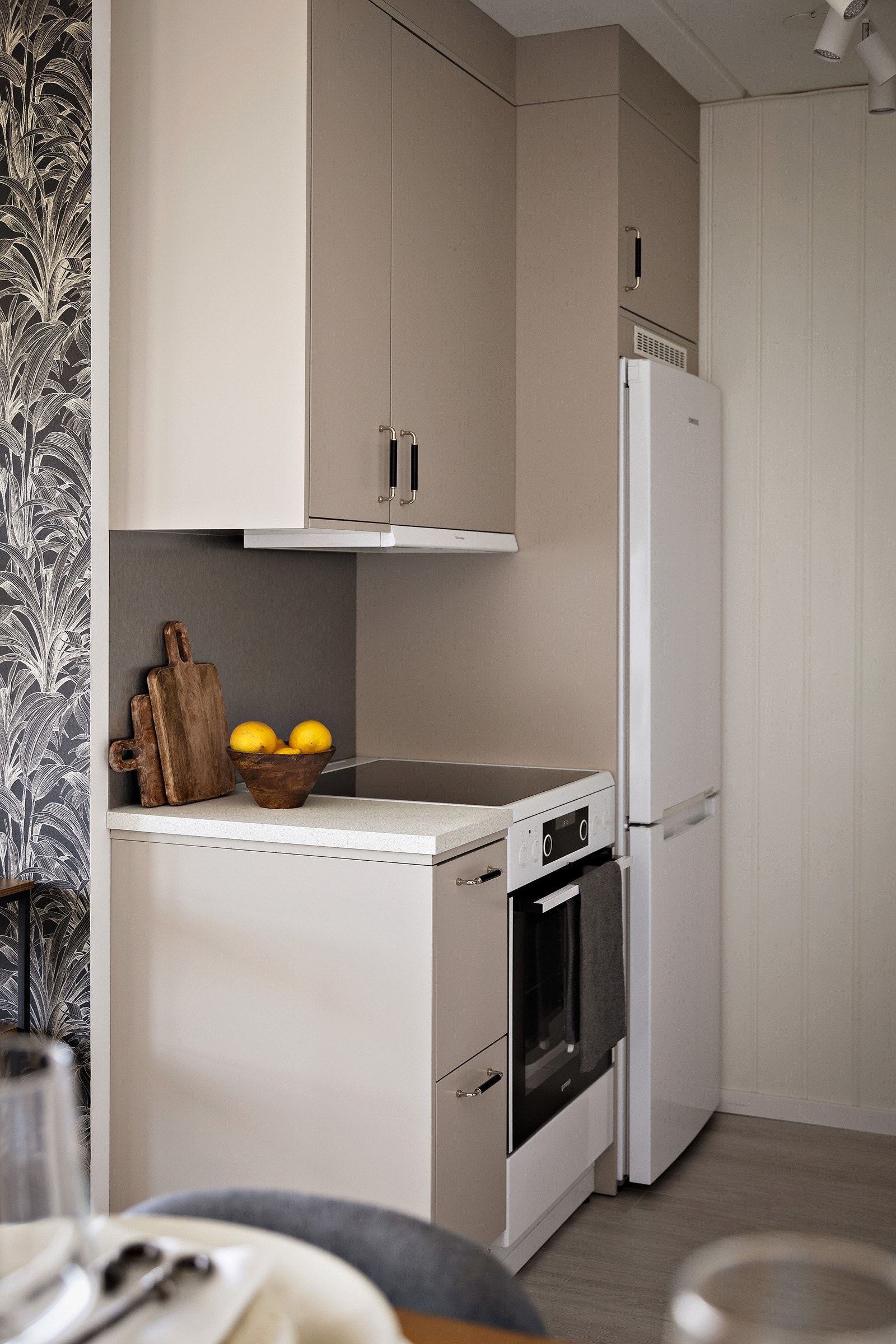 Hvitevarer på kjøkkenet medfølger handelen. Galleribilde