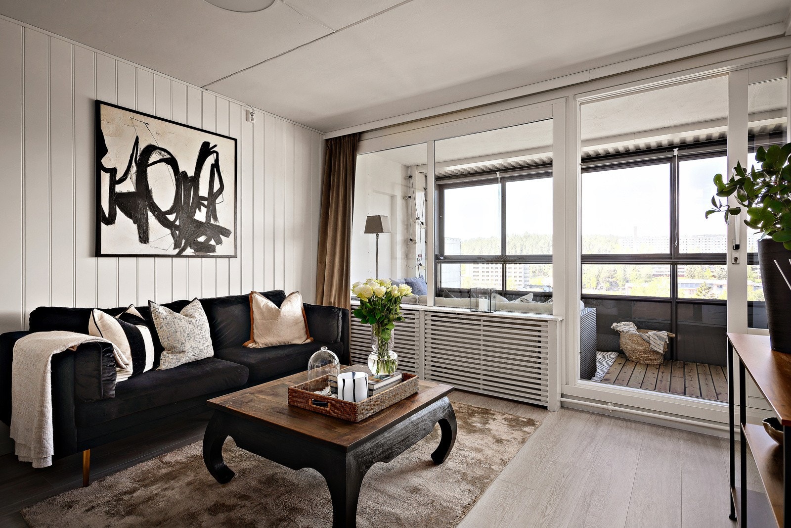 Sandra Nilssen og Alicha Viste ved Din Lokale Eiendomsmegler EIE Stovner har gleden av å presentere Ammerudgrenda 174! Galleribilde