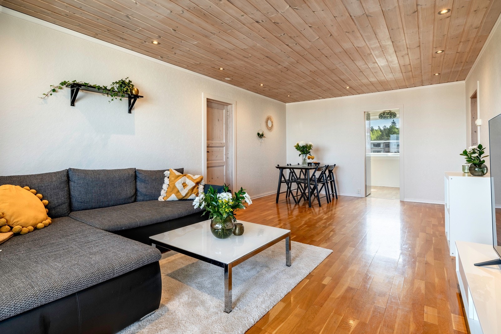 Leiligheten har god planløsning og ligger i toppetasjen. Galleribilde