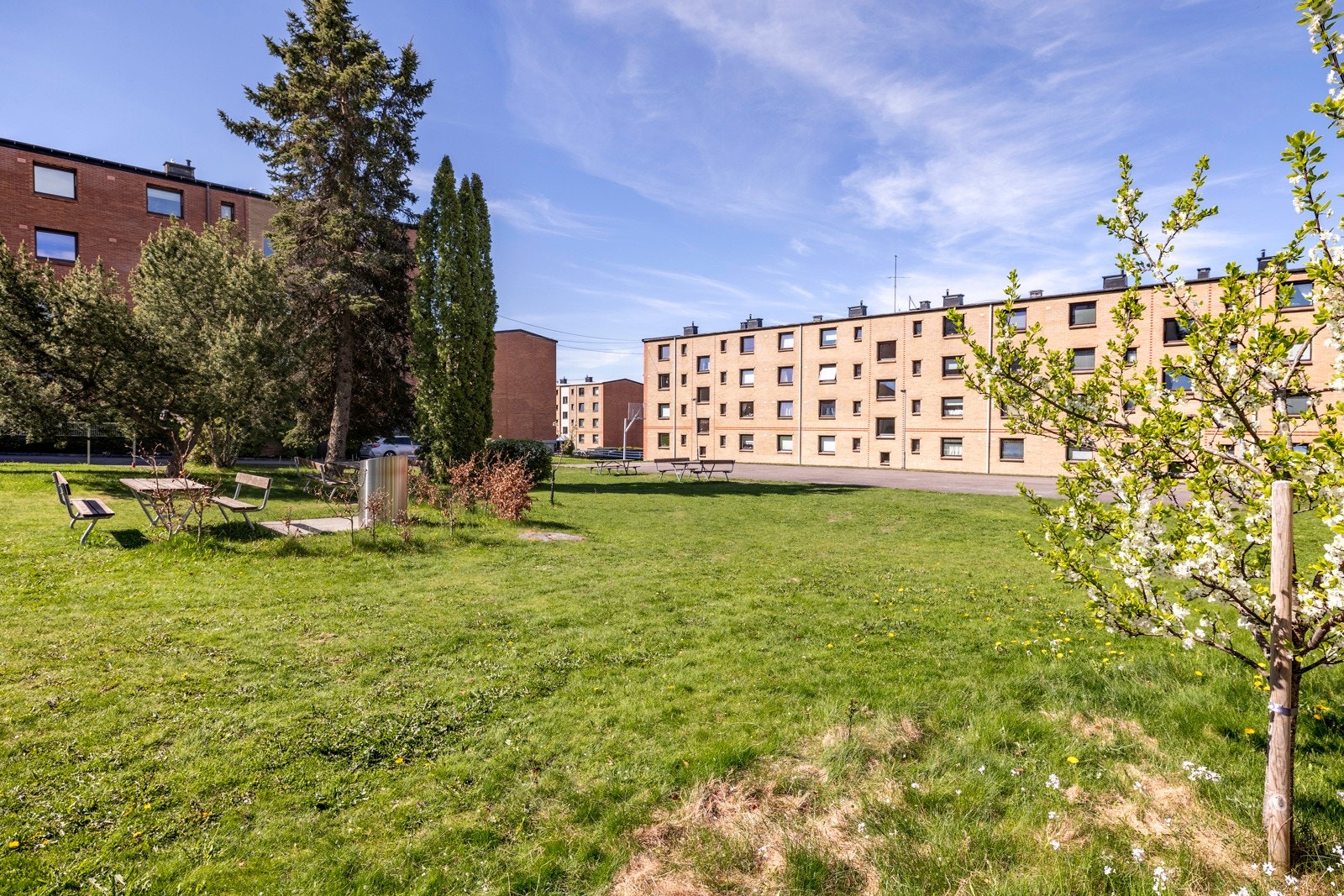 Leiligheten ligger i toppetasjen med flott utsikt og solforhold. Galleribilde