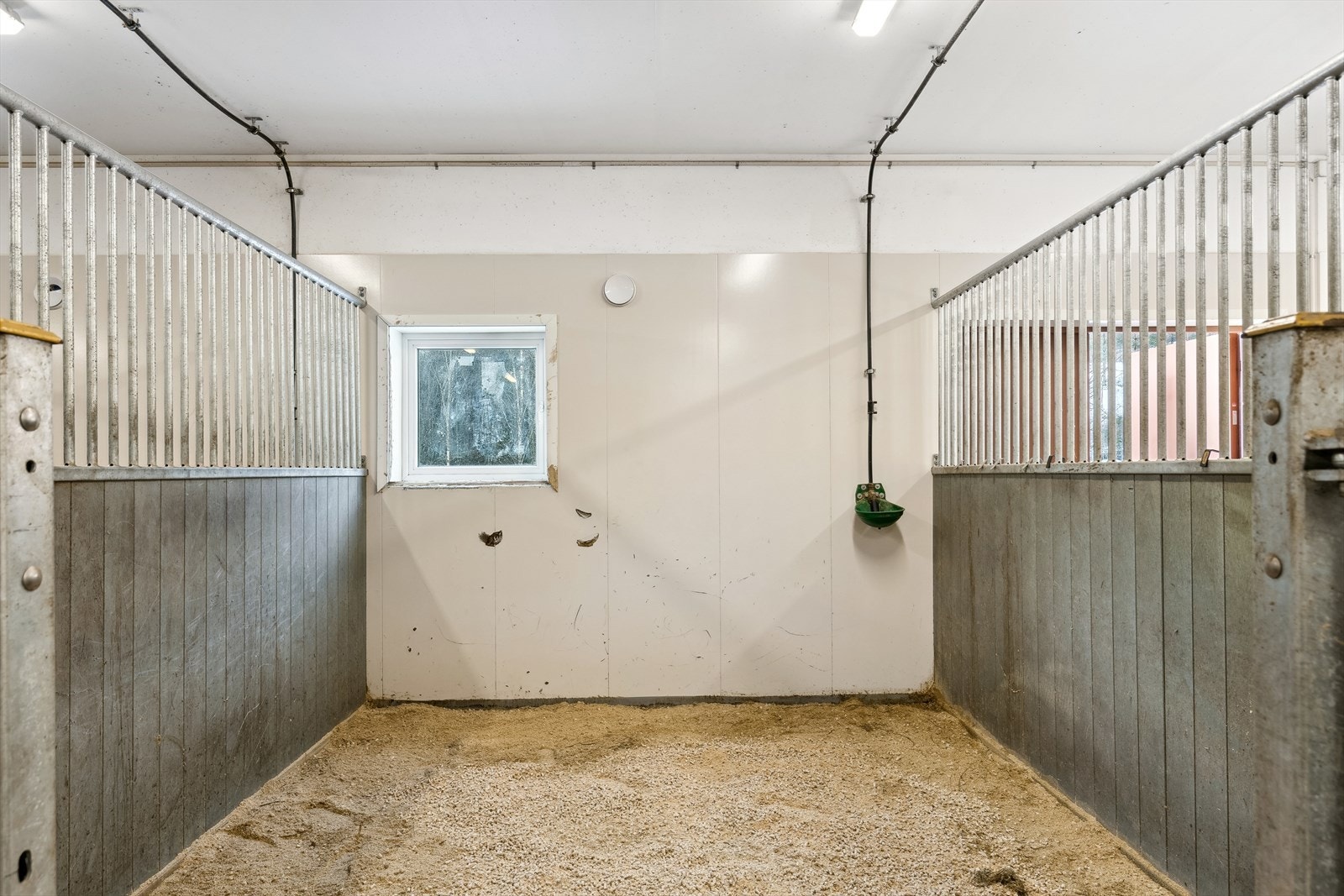 Store bokser til hestene. Fra 4x4 til 6x4 m. Galleribilde