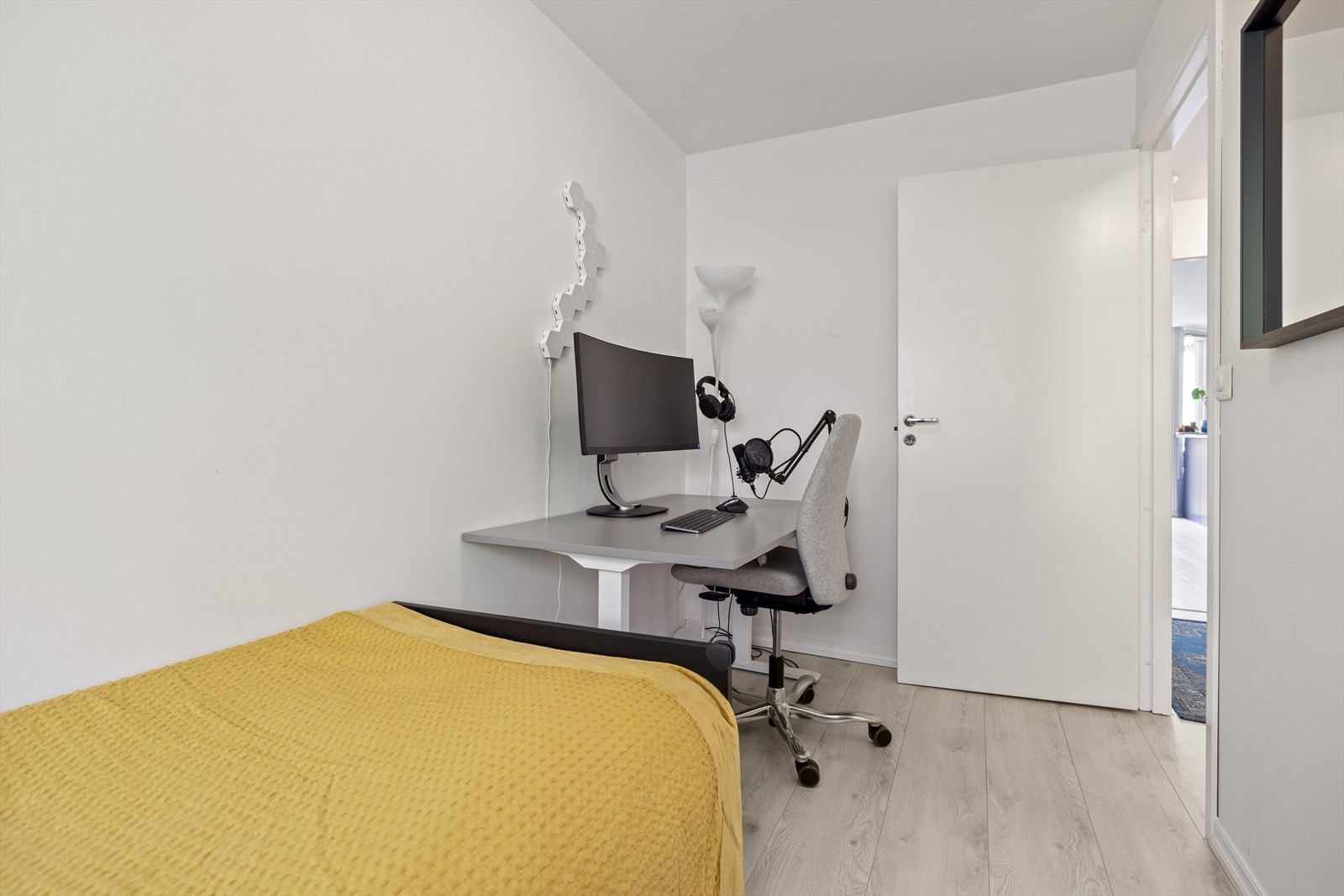 Rommet har mange bruksmuligheter og kan fint benyttes som barnerom, gjesterom eller kontor, alt etter eget behov. Galleribilde