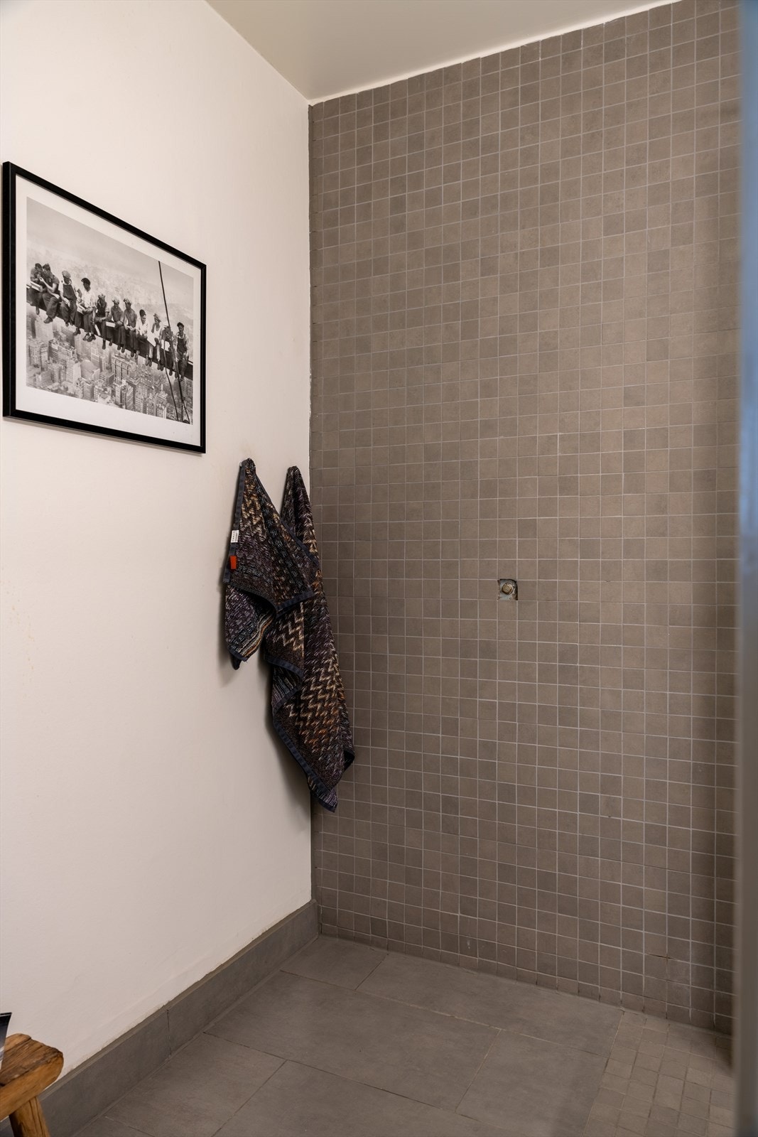 Badet er tilknyttet naturlig avtrekk fra ventil med spalte under dørblad for tilluft. Galleribilde