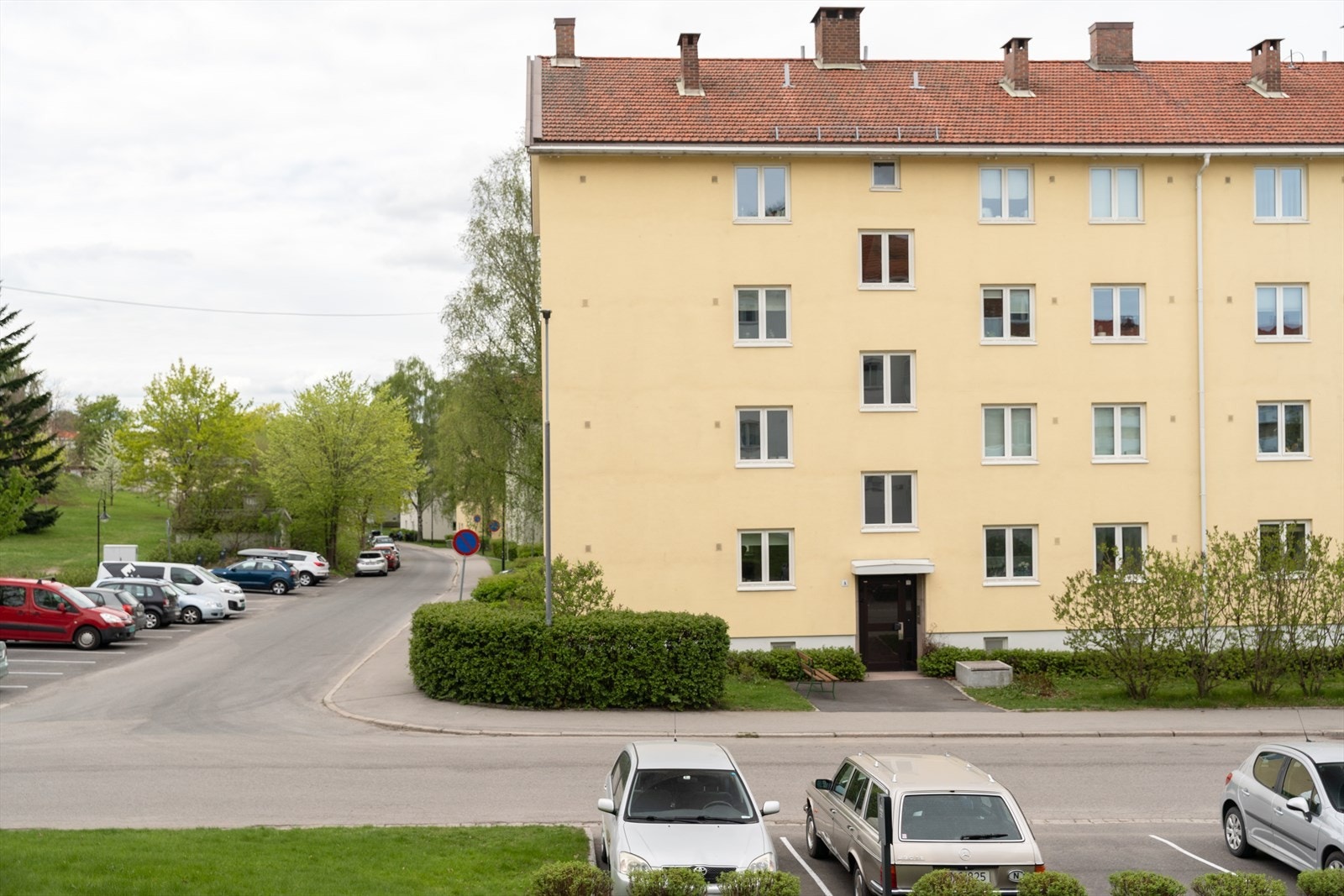 Det er gode parkeringsmuligheter i laget. Det henvises til borettslagets styre for alle spørsmål vedrørende parkeringsleie. Galleribilde