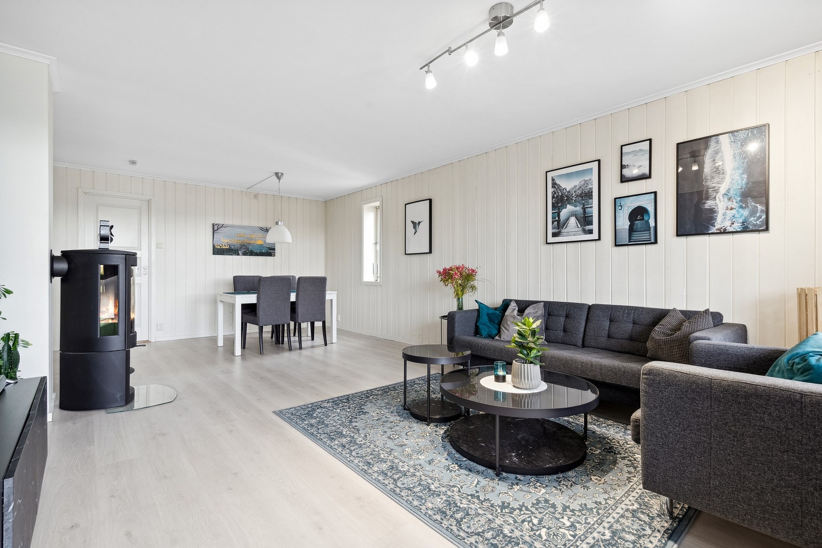 Leiligheten har en attraktiv beliggenhet på hjørnet i øverste etasje. Galleribilde