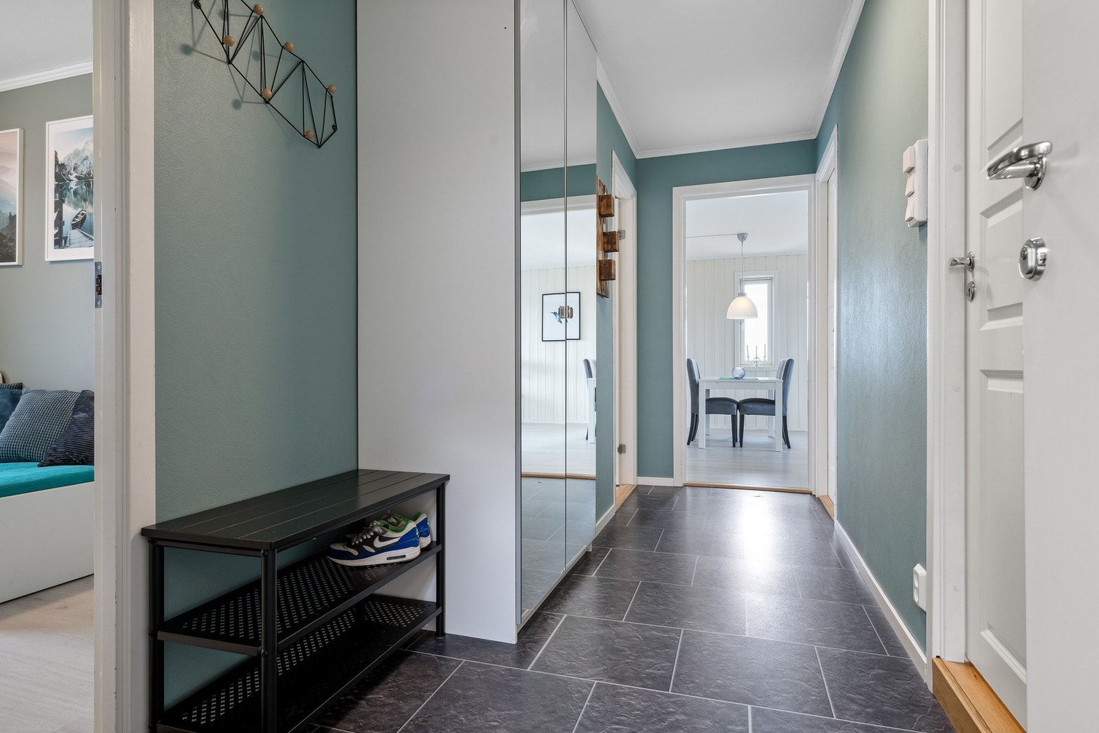 Entré. Galleribilde