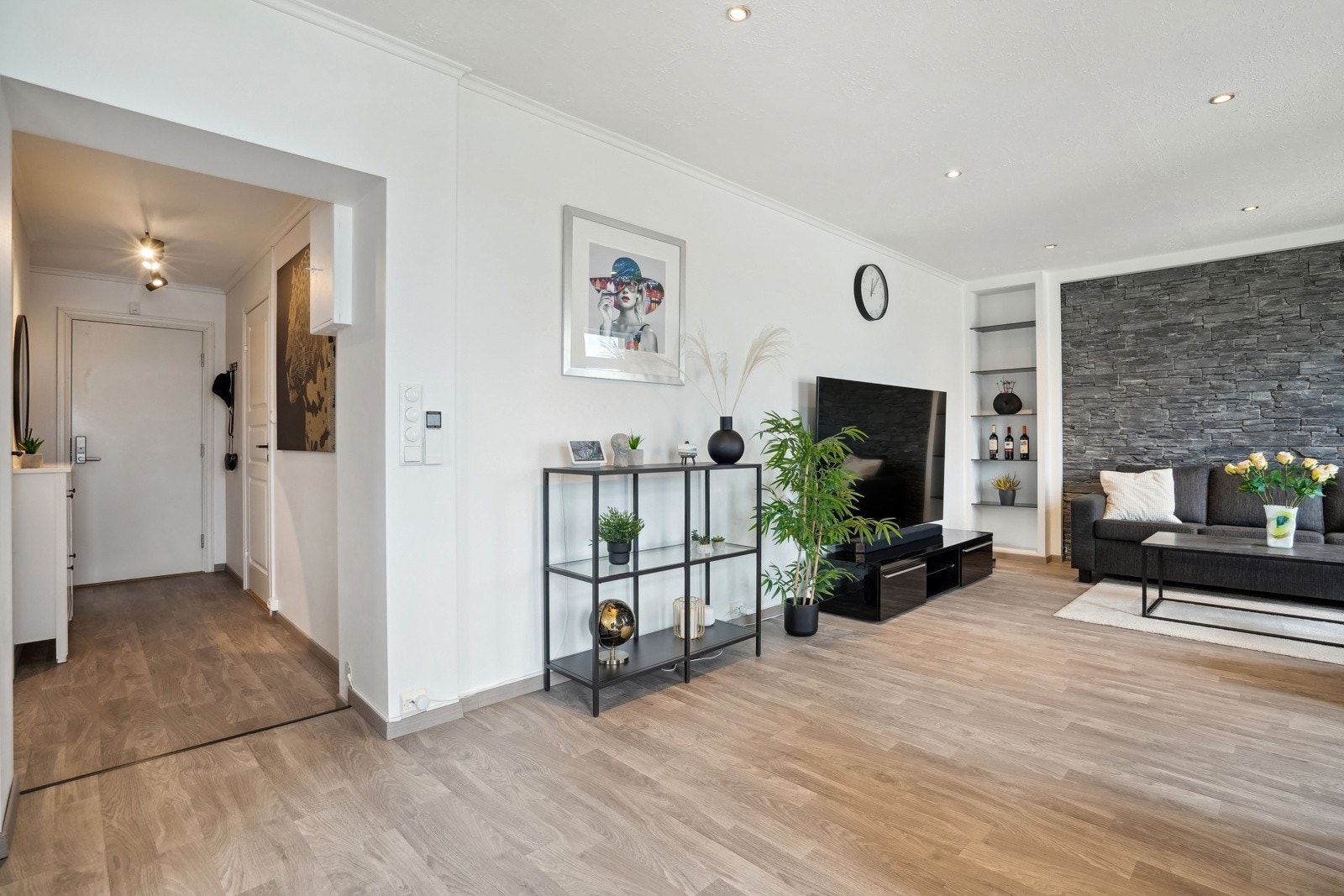 Leiligheten har gjennomgått betydelig oppgradering og har en god standard. Galleribilde