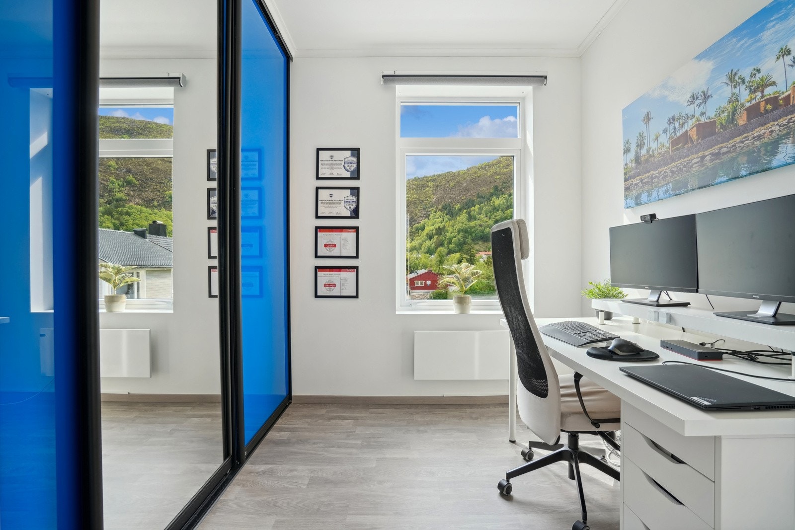 Dette soverommet har også en romslig skyvedørsgarderobe. Galleribilde