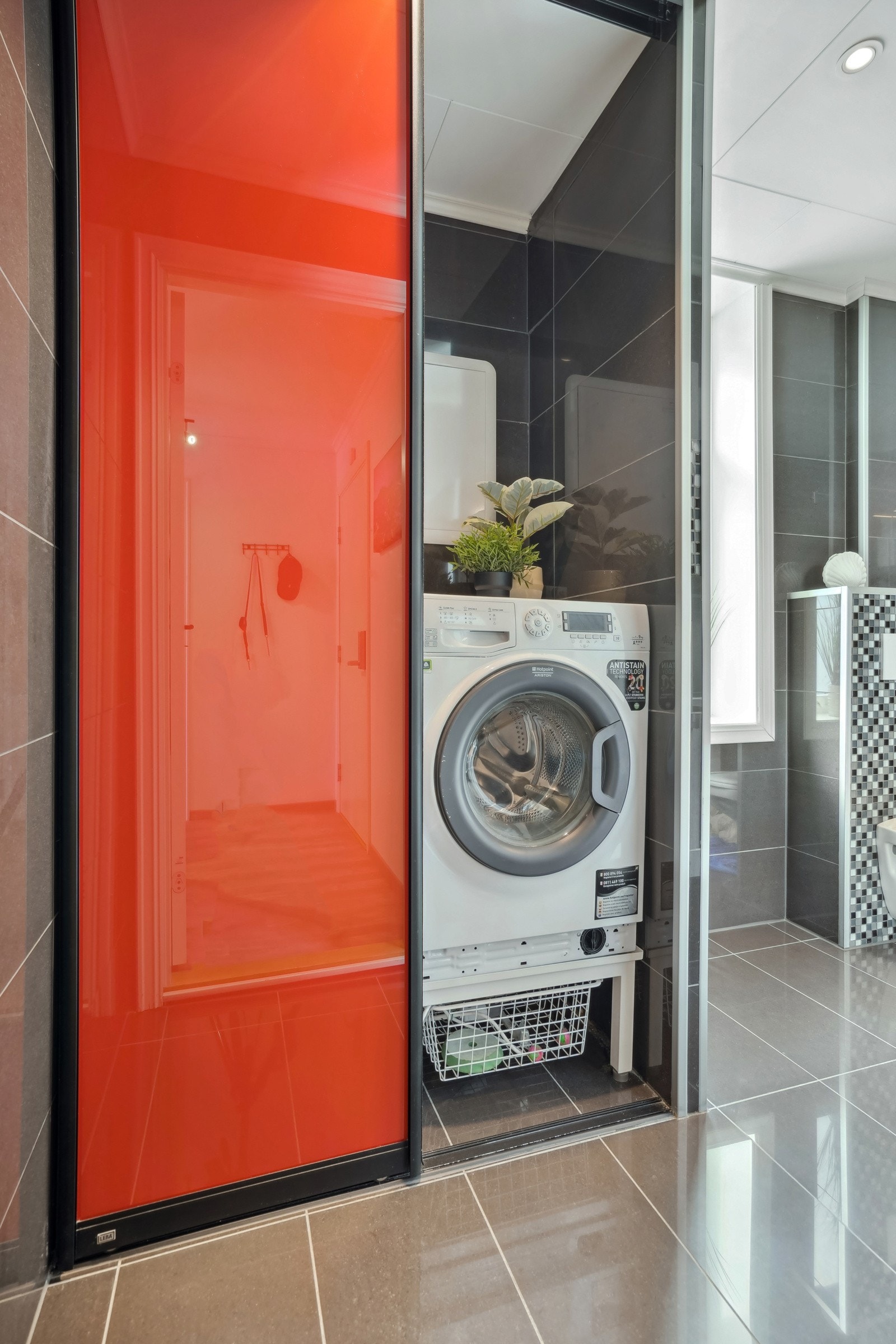 Badet har opplegg for vaskemaskin. Galleribilde