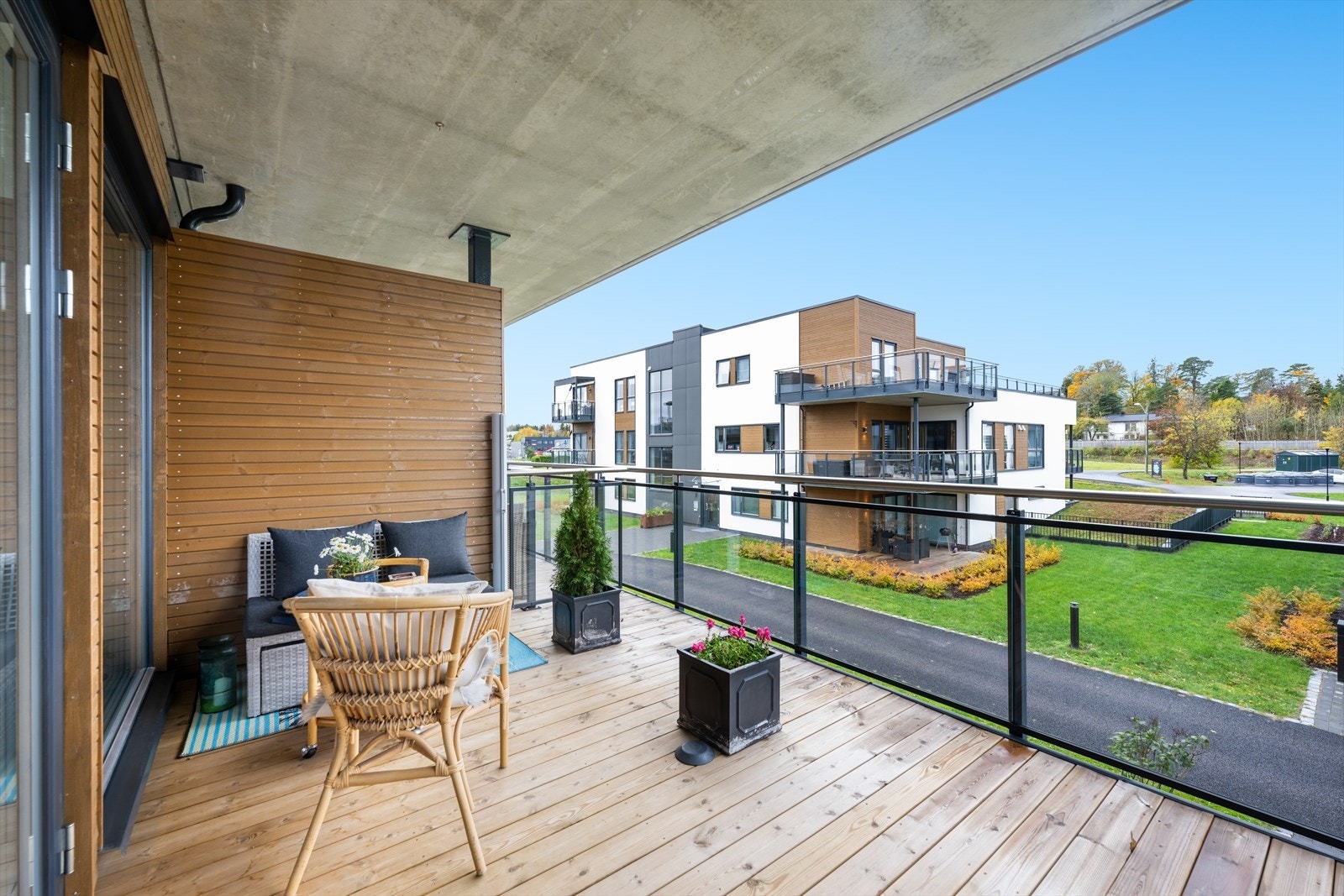 Velkommen til denne nye flotte leiligheten. med stor solrik overbygget balkong Galleribilde