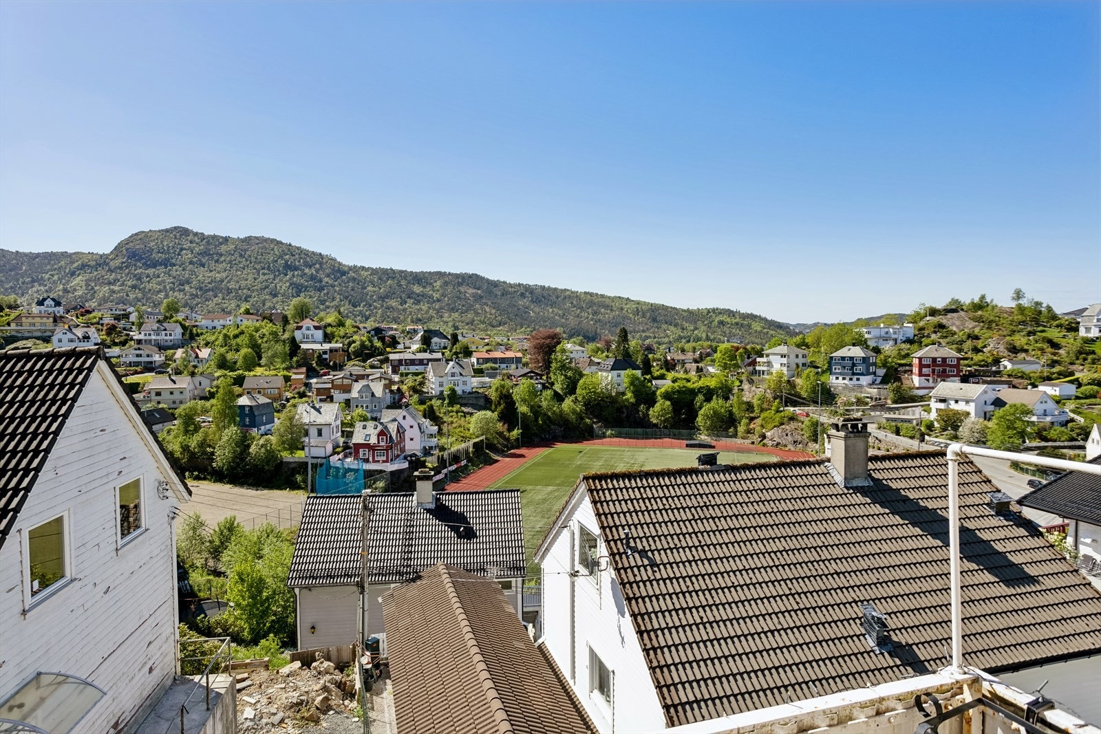 Området nedenfor eiendommen. Galleribilde