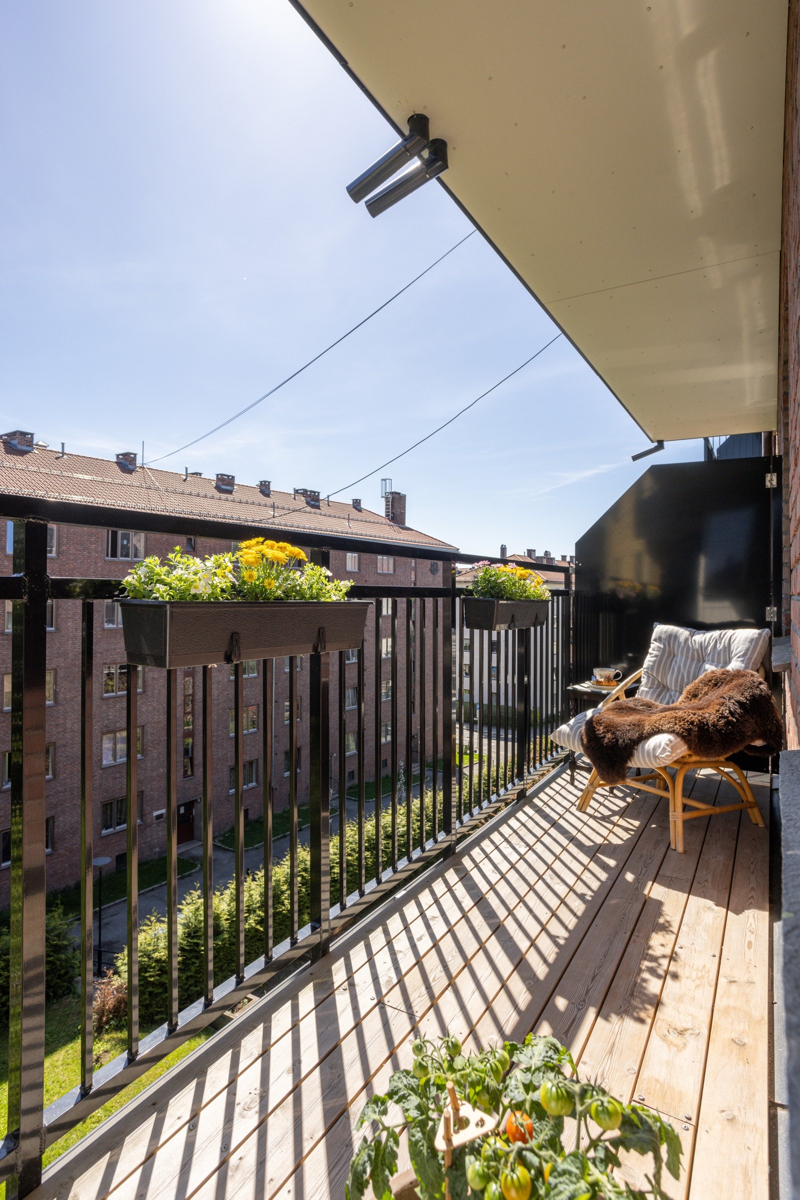 Fra hovedsoverommet har du utgang til en flott og solrik østvendt balkong på ca. 5m². Galleribilde