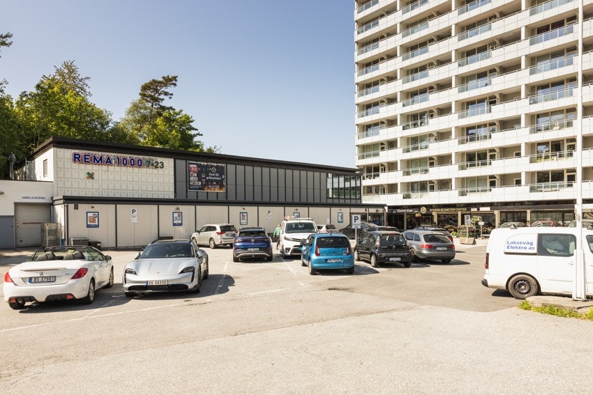 Rett ved har man også Rema 1000. Galleribilde
