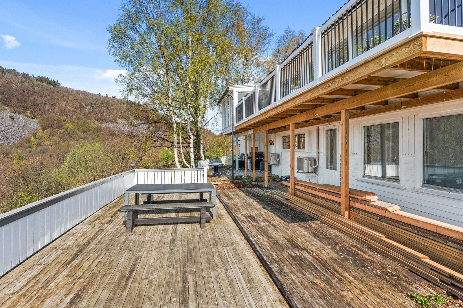 Terrassen er i dårlig forfatning og må utbedres. Galleribilde