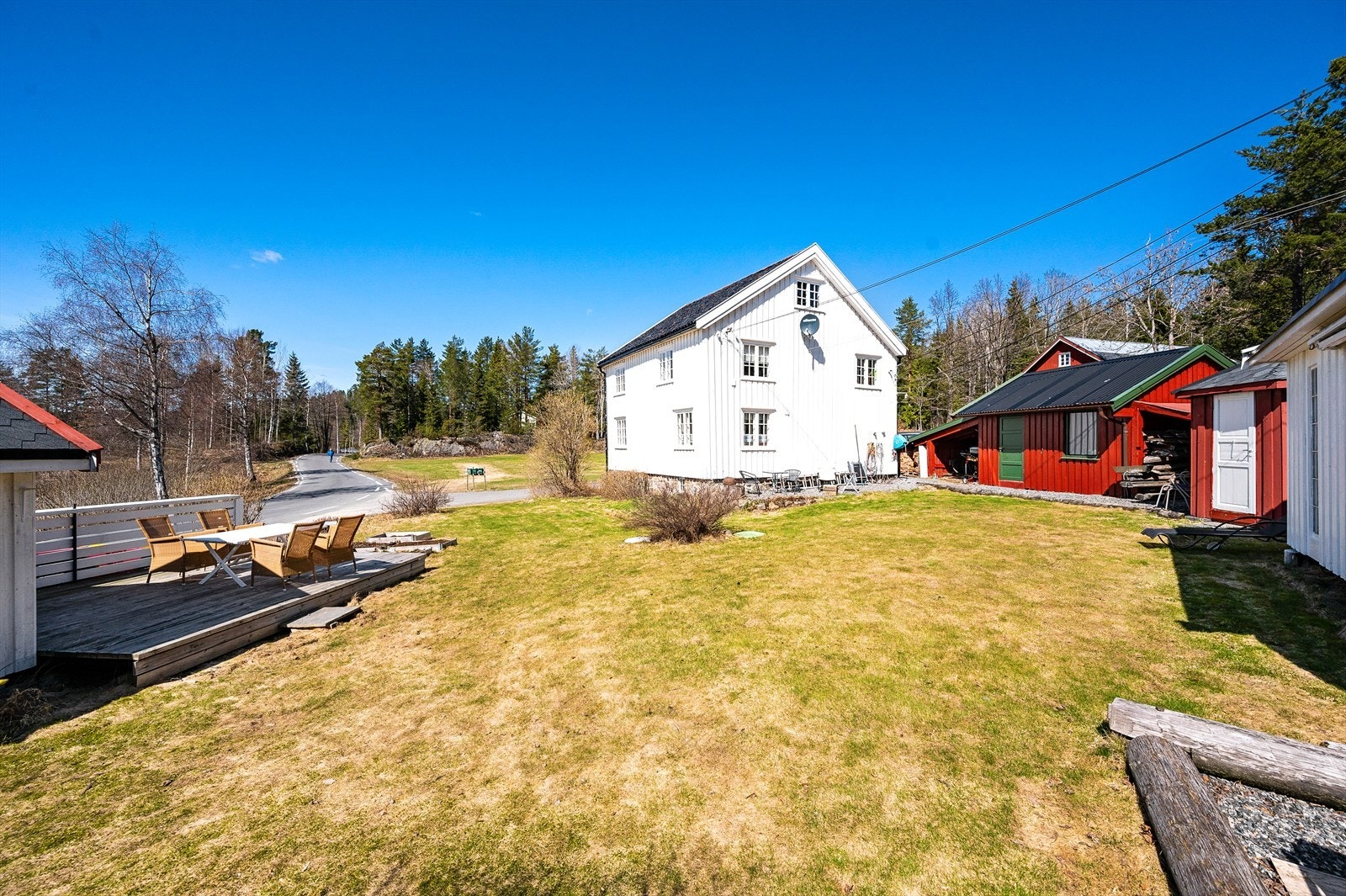 Moveien 189 - Våningshus, redskapsbod og 2 hytter Galleribilde