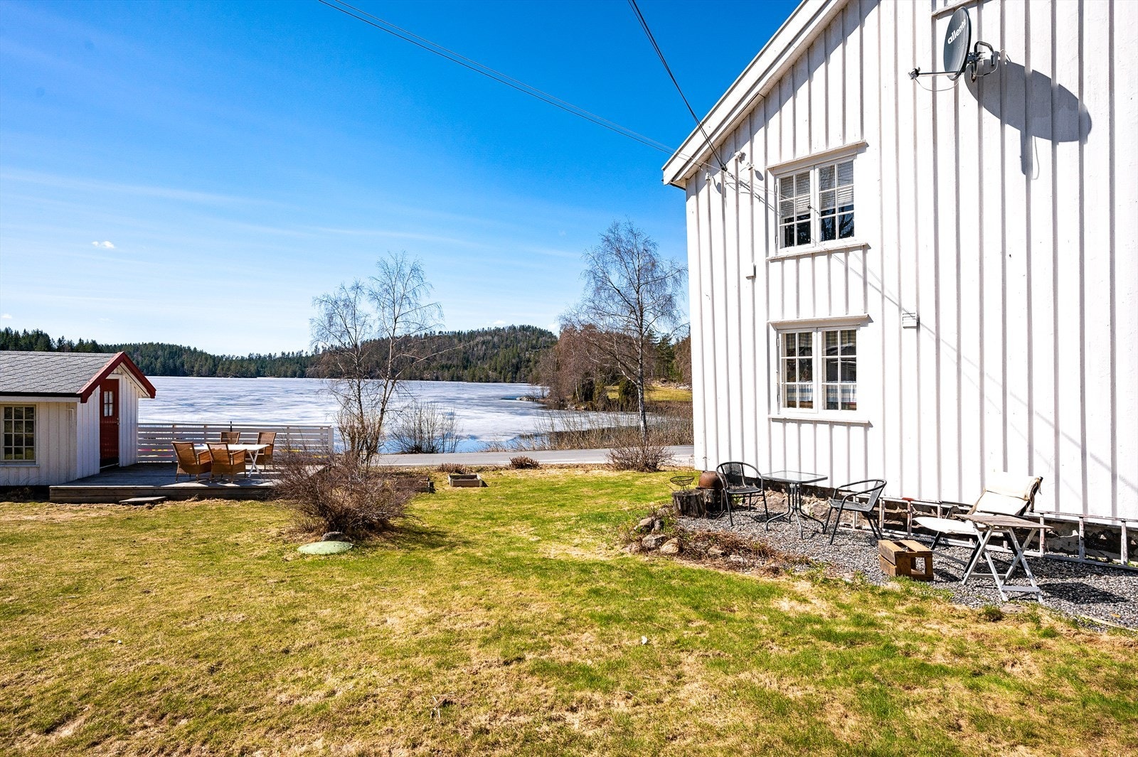 Hage med utsikt mot Vegår Galleribilde