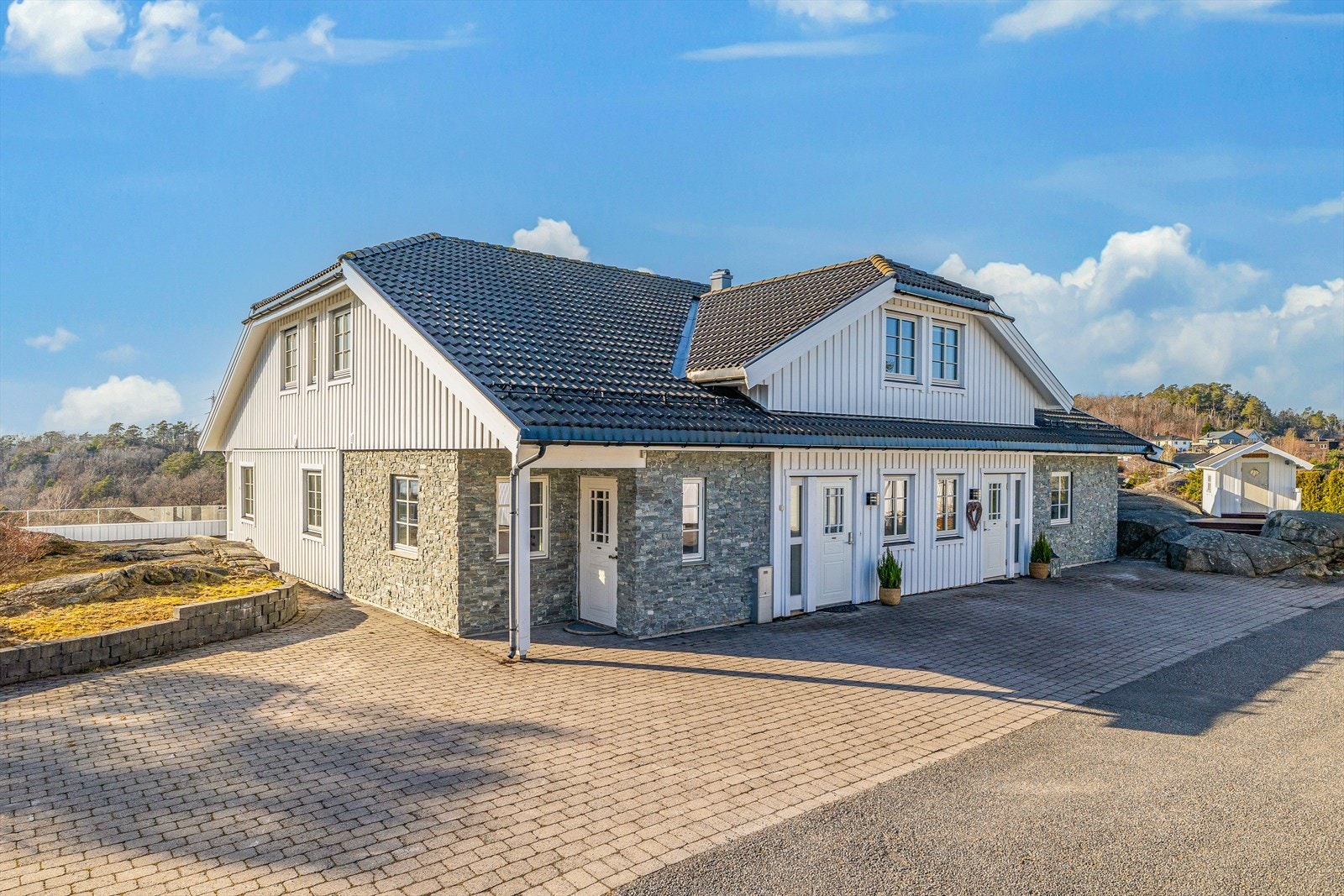 Fasade/gårdsplass Galleribilde