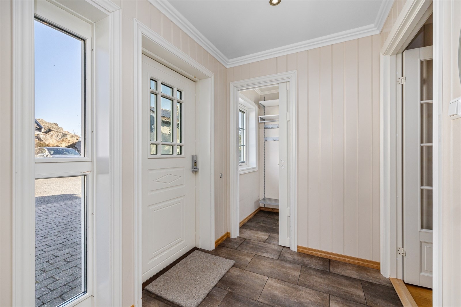 Vindfang/inngangsparti - Nord Galleribilde