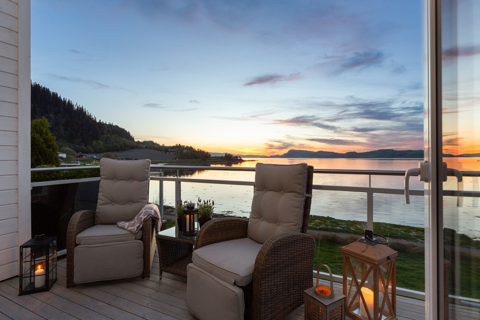 Gled deg til å nyte lange solfylte kvelder med denne utsikten. Galleribilde