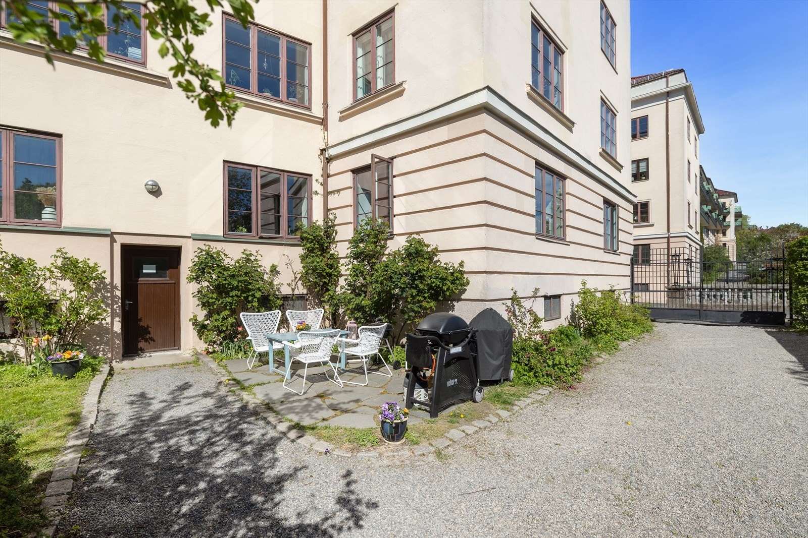 Leiligheten ligger i en vakker bygård fra 1926. Galleribilde