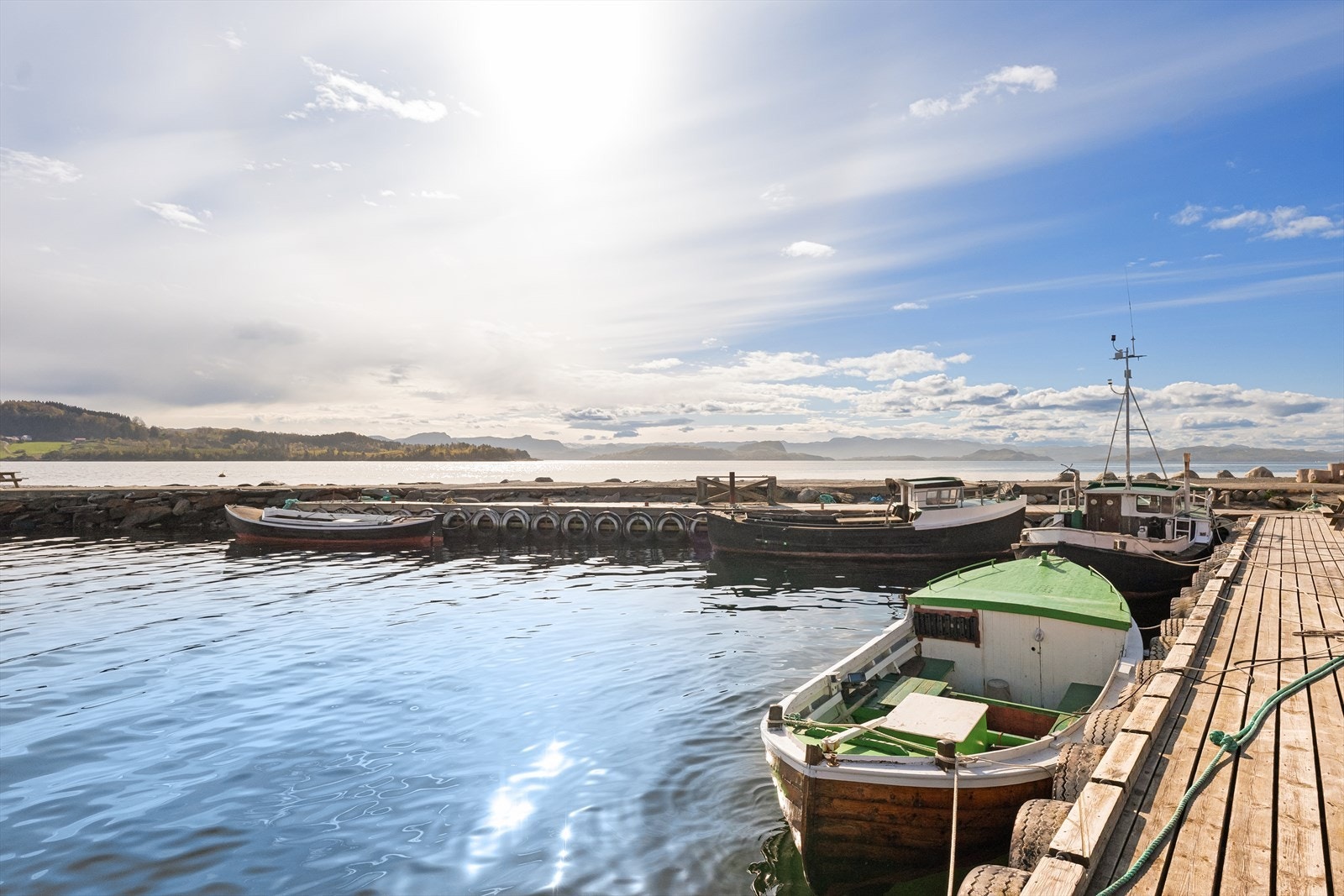 Båtplass i brygge like utenfor Galleribilde