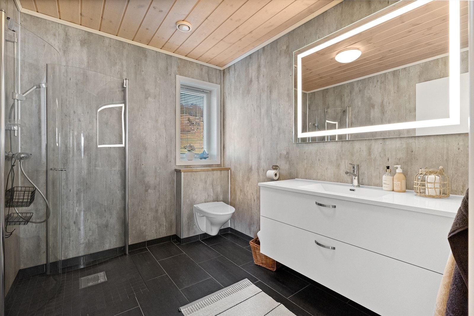 Romslig bad Galleribilde