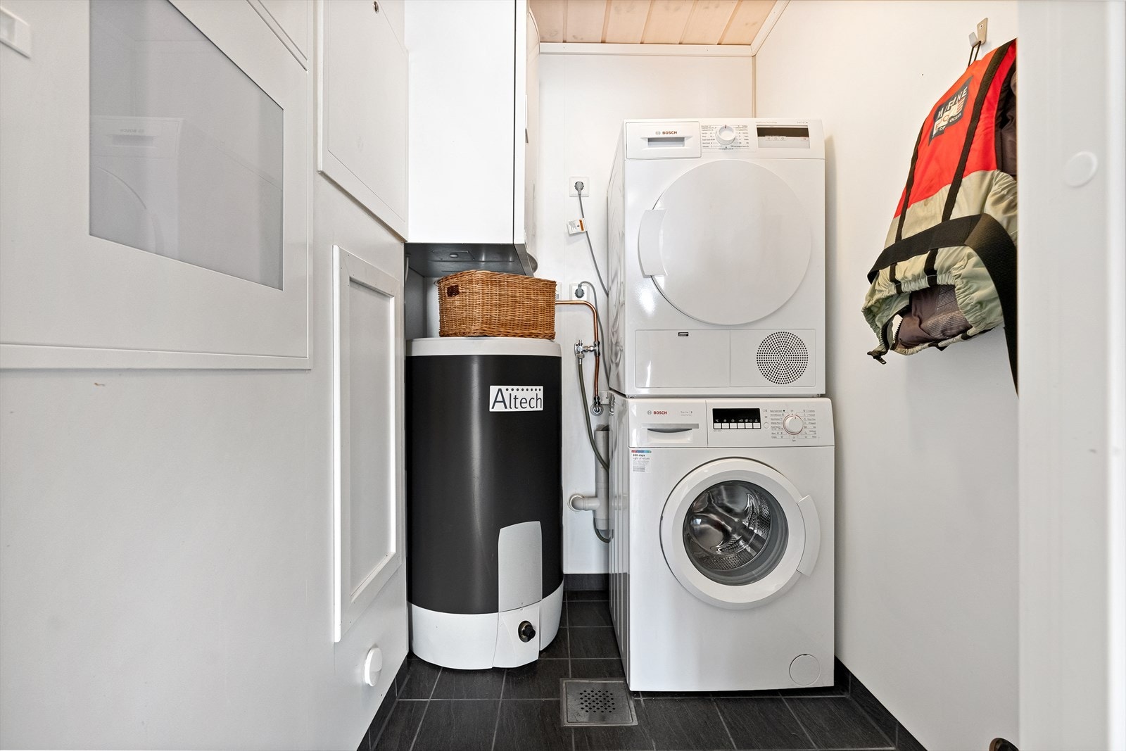 Praktisk bod/vaskerom Galleribilde